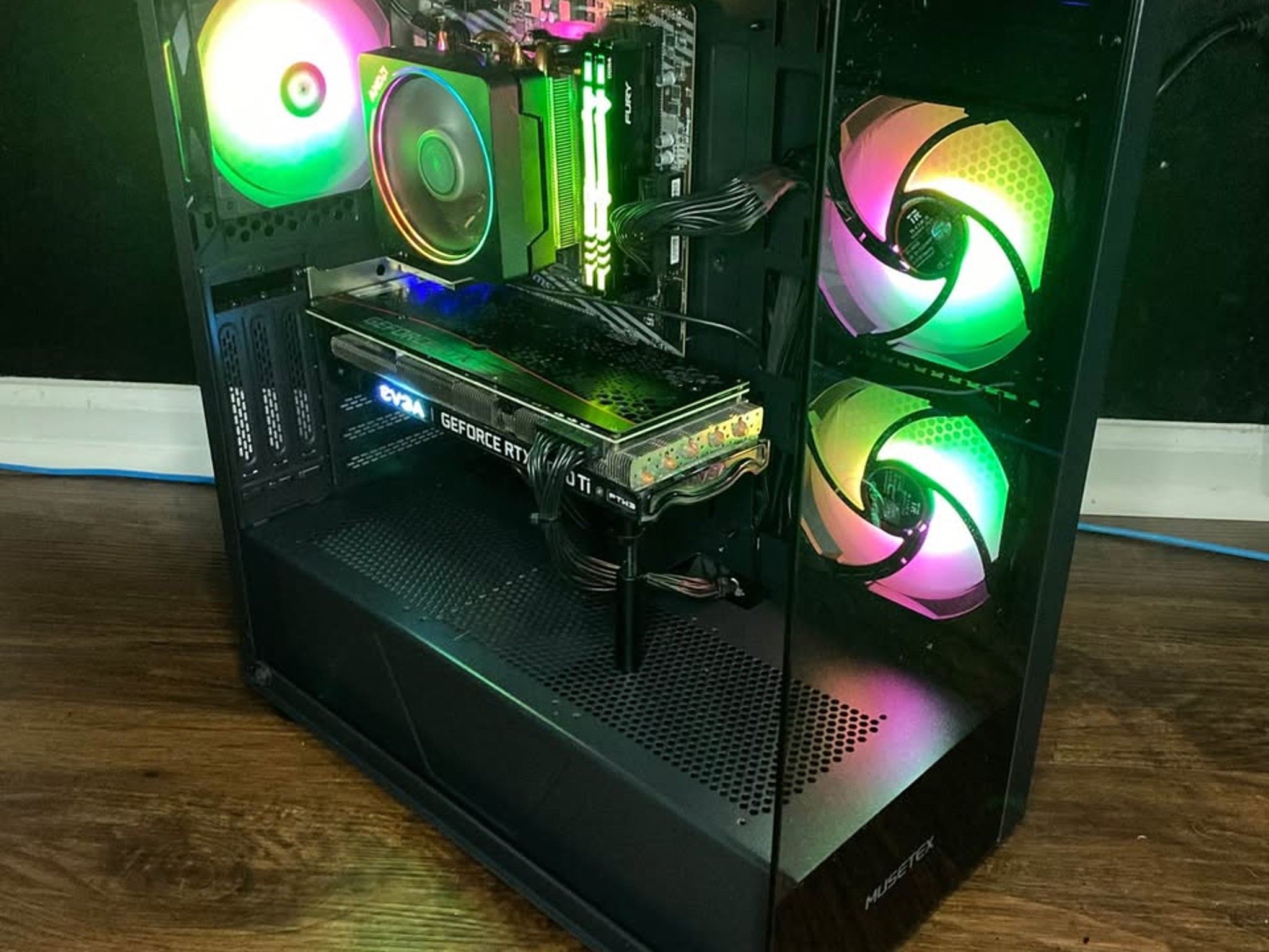 Black Gaming PC (RTX 3060 TI 8GB + AMD Ryzen 5 3600 + 16GB DDR4 + HDD + SSD)