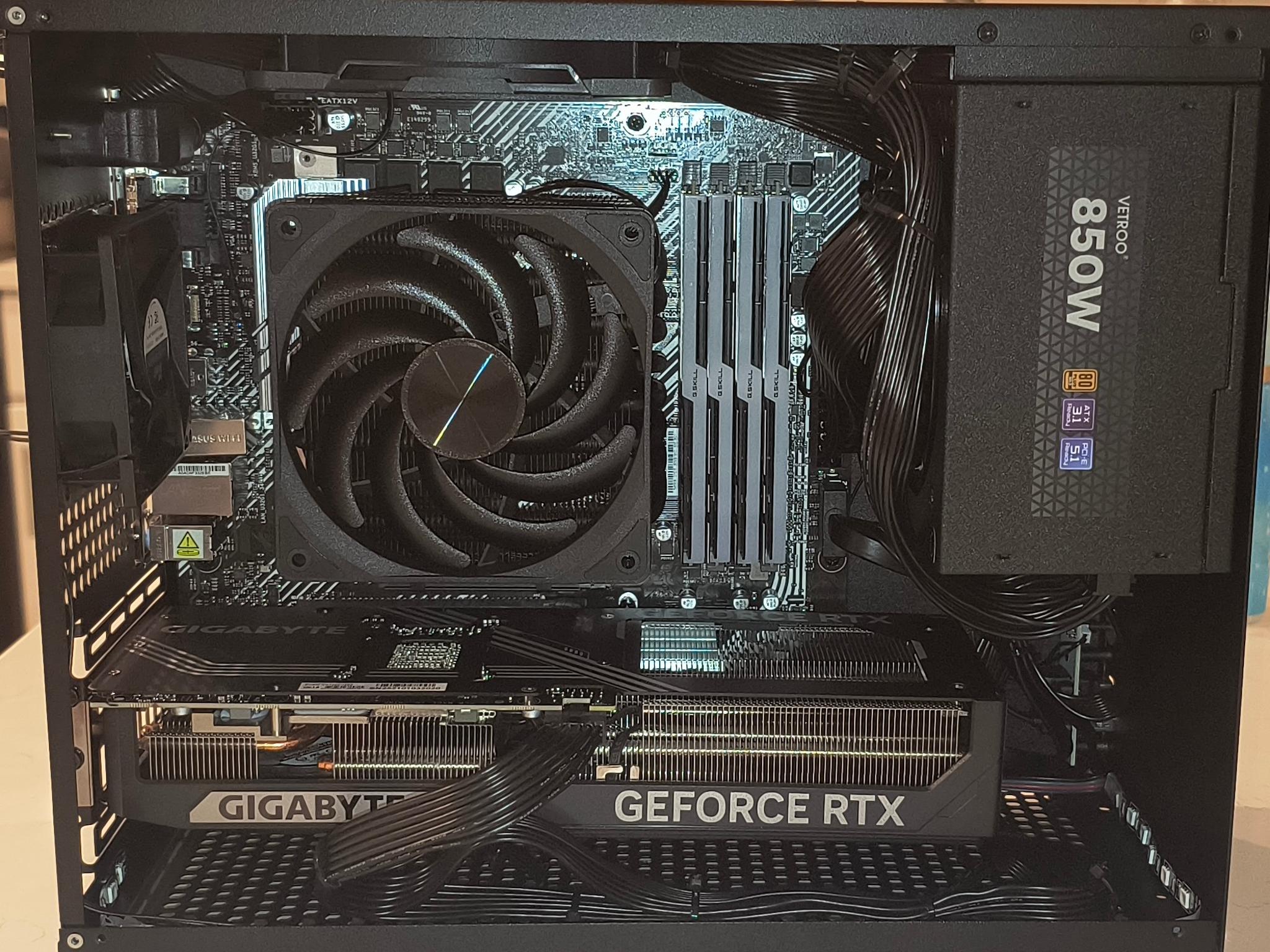 5070 Gears of War Edition Pc