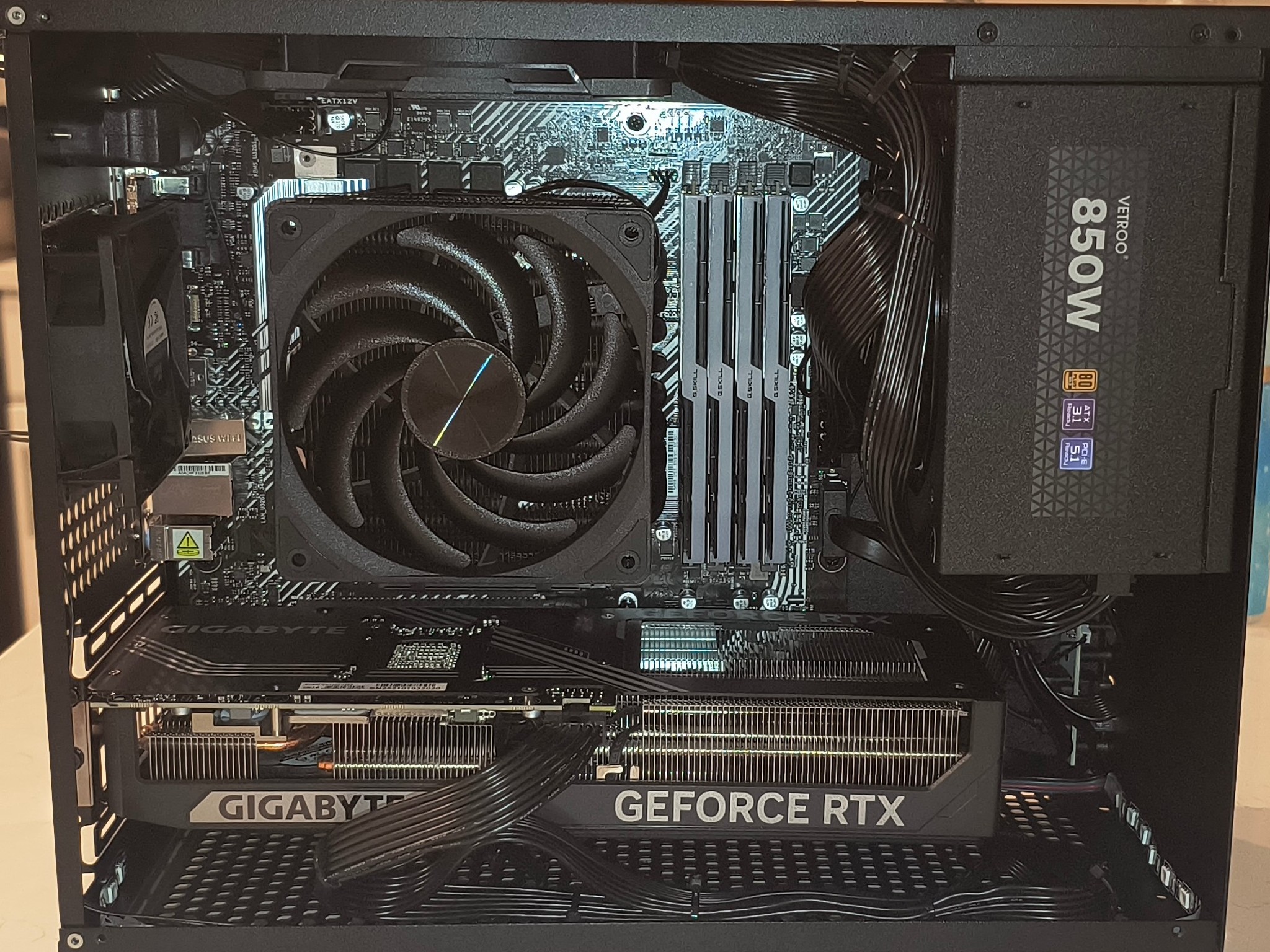5070 Gears of War Edition Pc