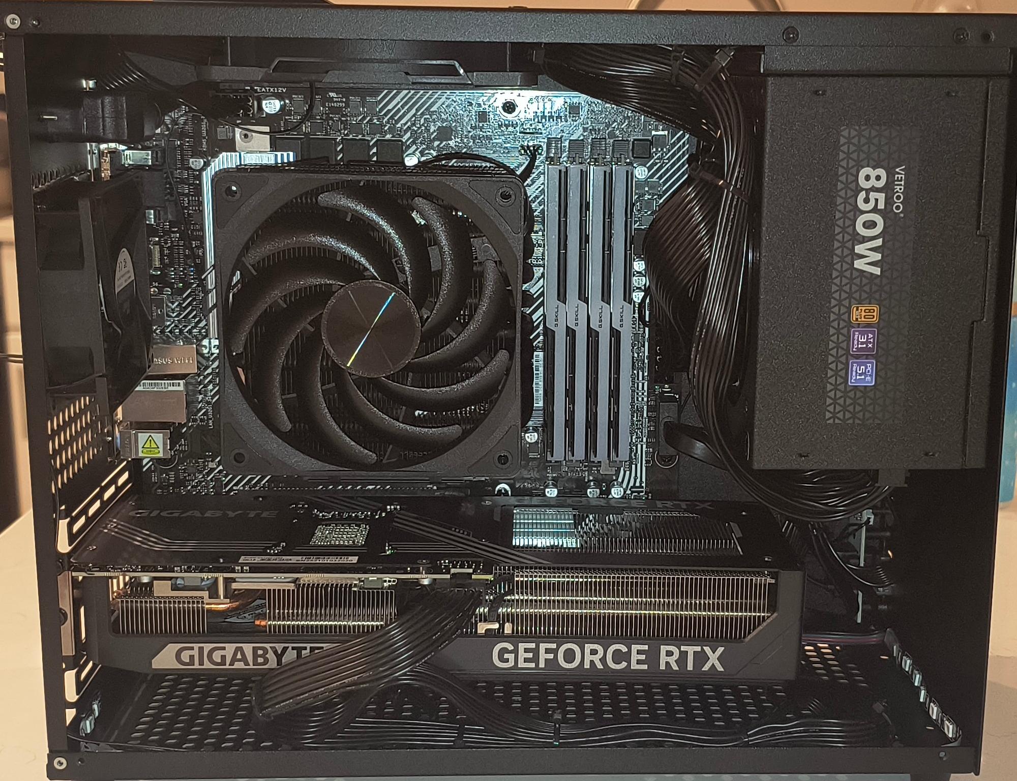 5070 Gears of War Edition Pc