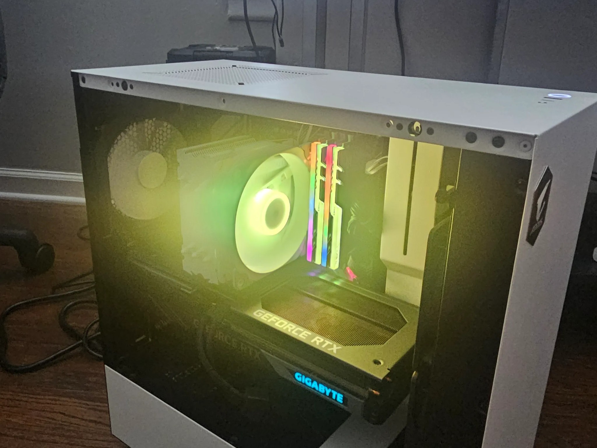 RTX 4070 Ti | Ryzen 5 5600x | 32GB RAM | 1TB NVME+ 2TB HDD | Windows 11 Pro