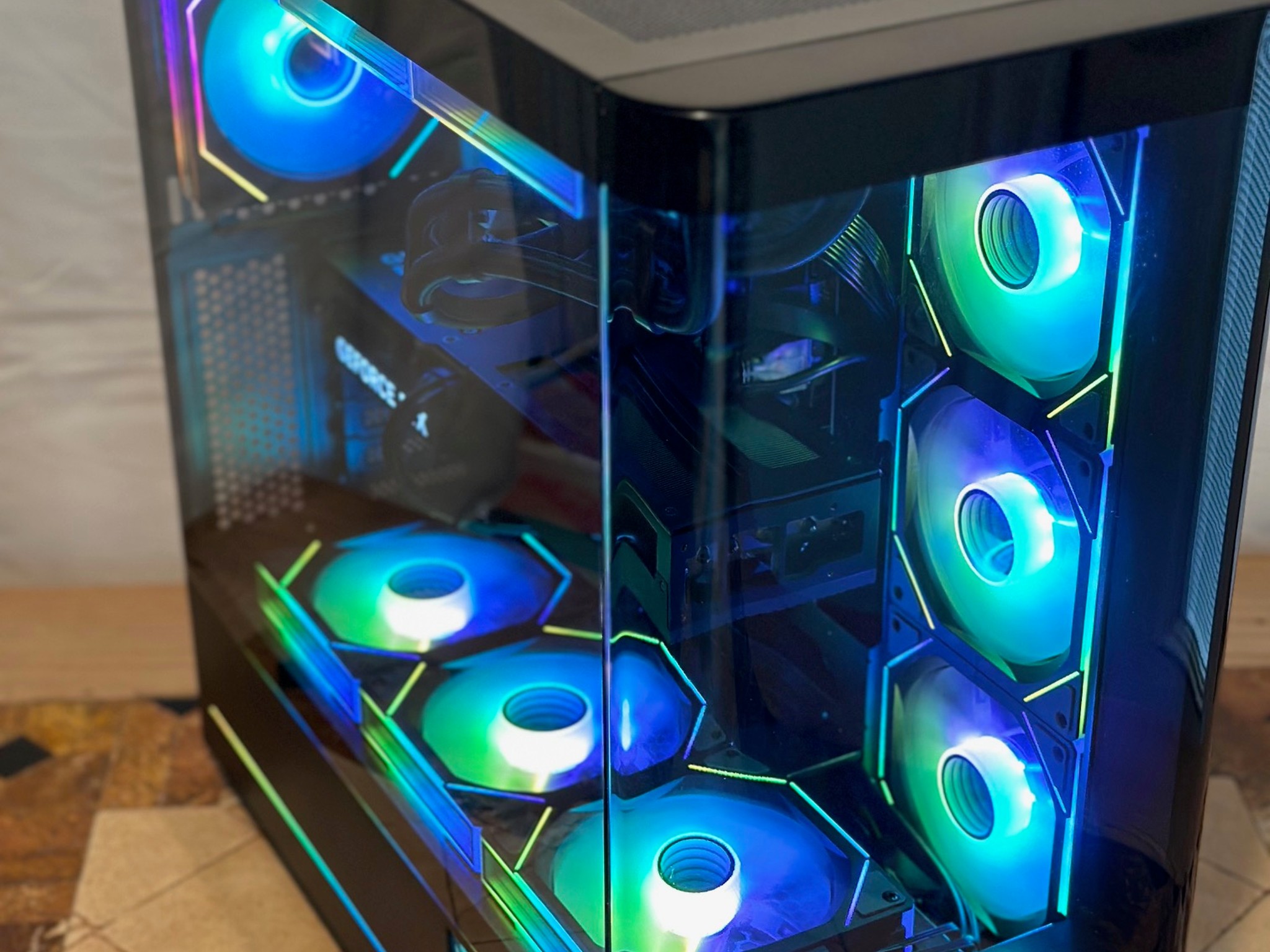 I9-12900K & RTX 5070 12GB / Mid Tower Gaming PC - 5.5" Integrated LCD