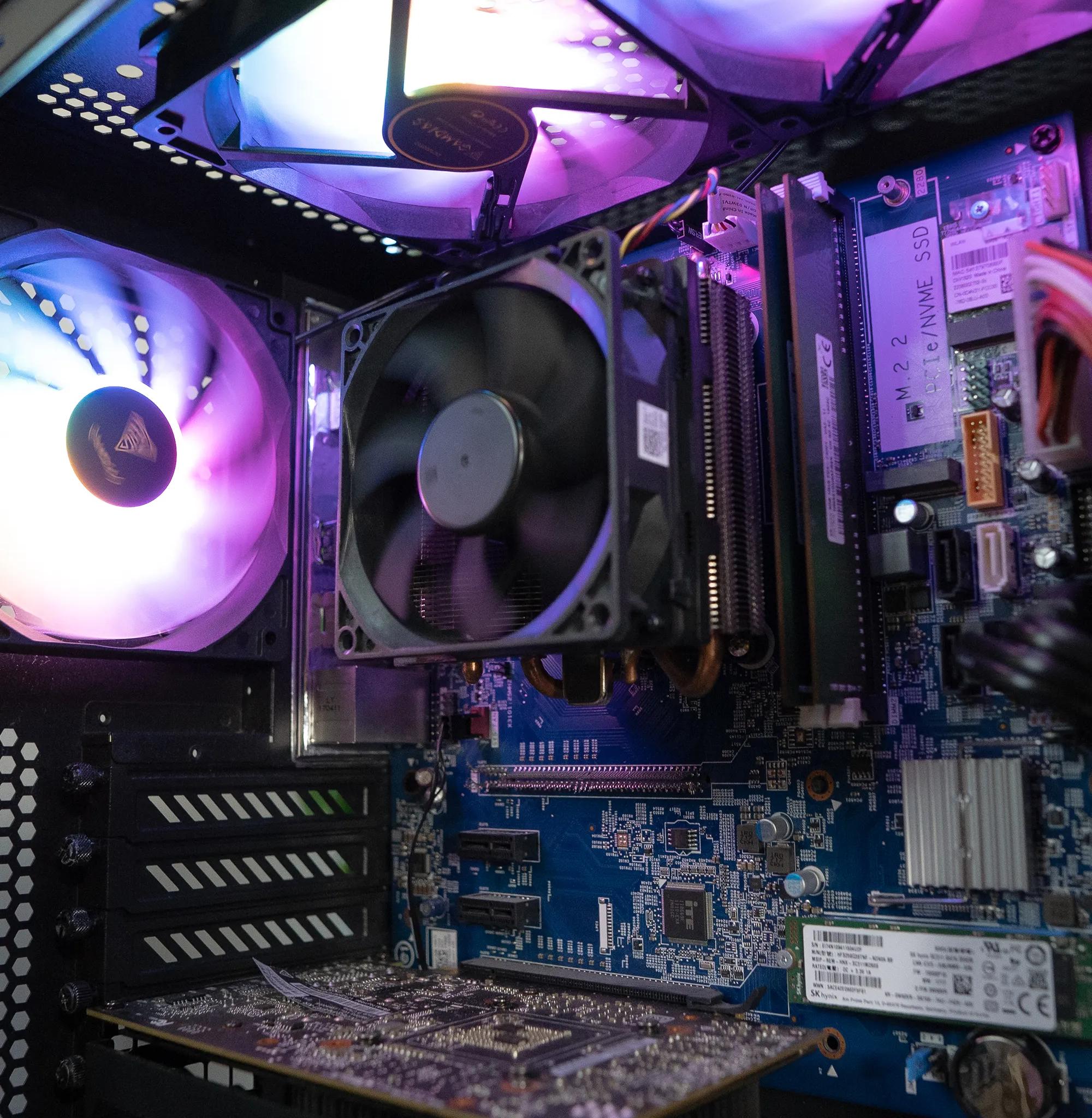 🎮👾 | EVGA GTX 1060 6GB | RYZEN 5 1600X | 16GB DDR4 RAM | 256GB M.2 SSD + 1.5TB HDD | Elite Borealis