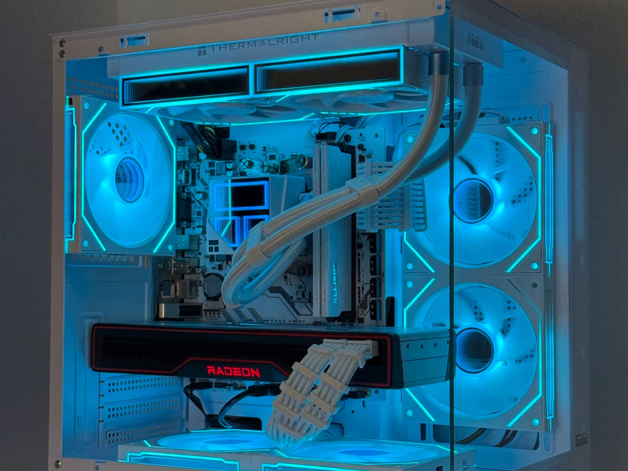 ⚪️WHITEOUT FURY⚪️ 1440p | RX 6800 16GB | RYZEN 5 5600X | 1TB M.2