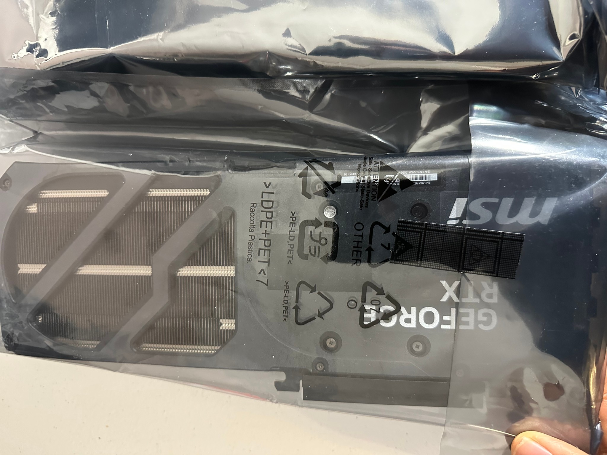 MSI RTX 5070 Ti SHADOW 3X OC & 9070xt Gigabyte
