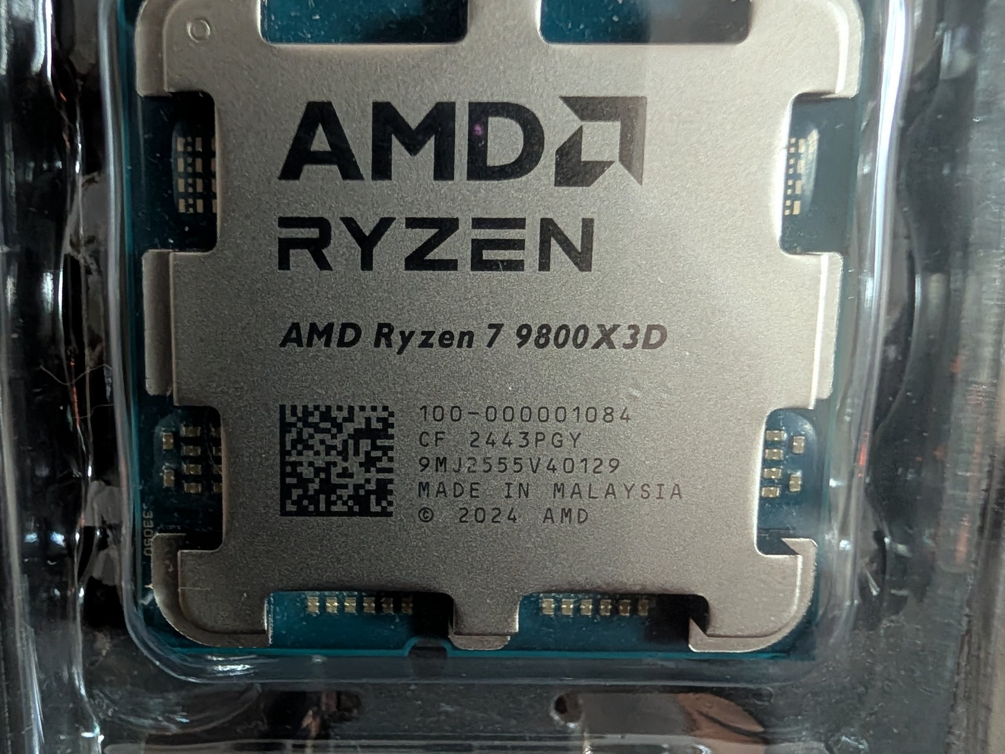 AMD Ryzen 7 9800X3D