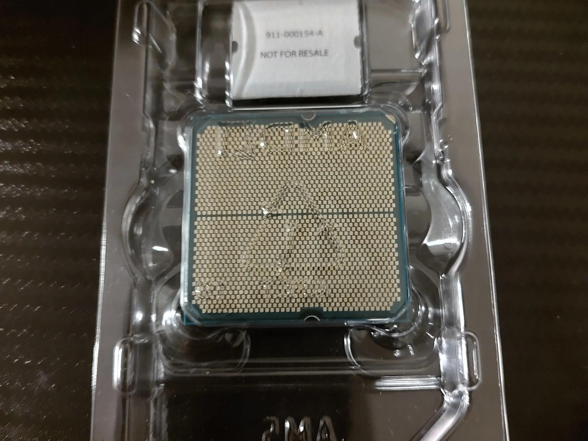 Ryzen 7 7800X3D - almost new!