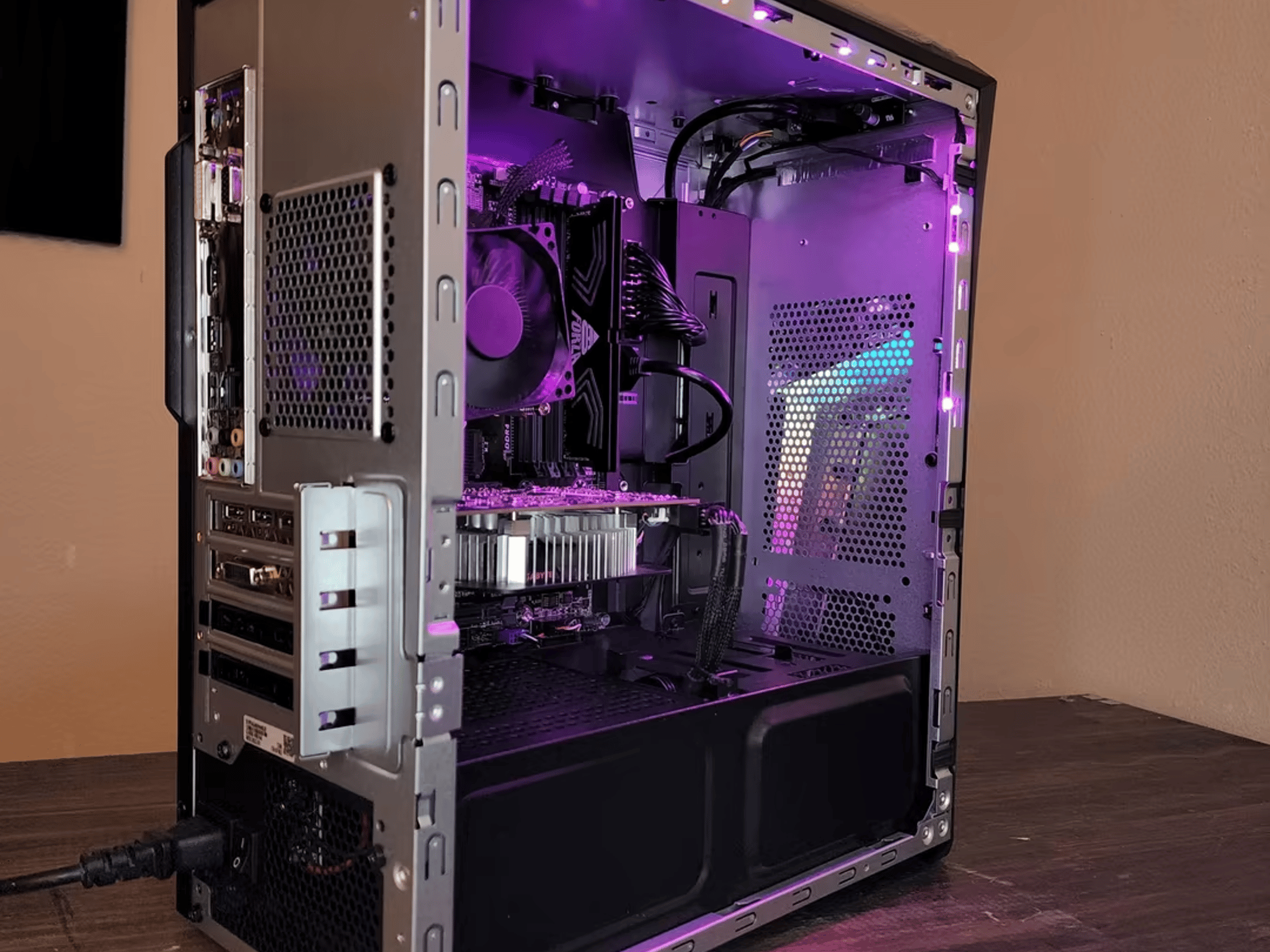 Intel Core i5 6500 // Nvidia GeForce GTX 1060 // NEO Forza 8GB 3000MHz