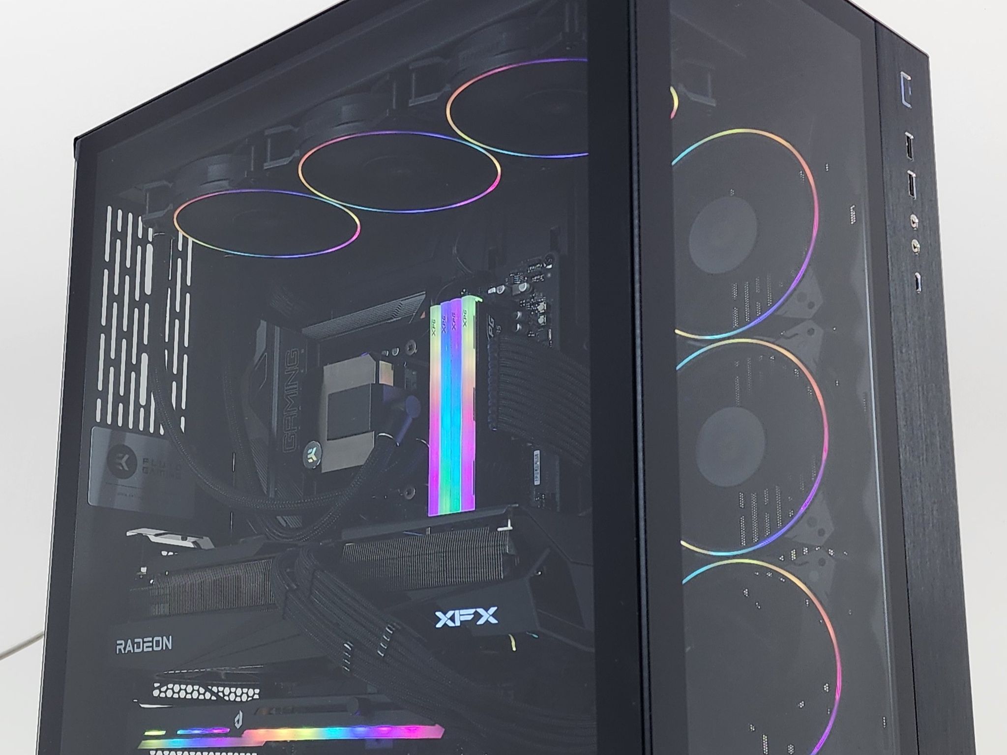 Gaming PC Ryzen 9 9900X 32GB RAM 4TB SSD RX 9070 XT 16GB Windows 11 Computer