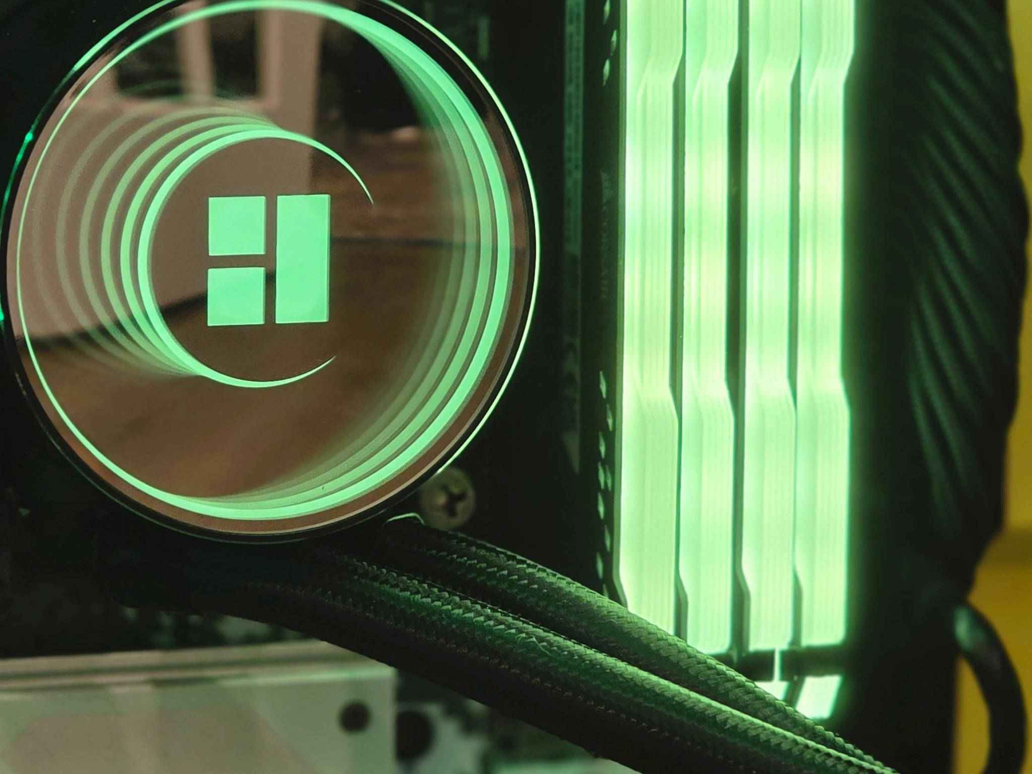 RTX 4070 OC, Intel i5-12600K, 32GB RAM, 1TB SSD High End Gaming PC