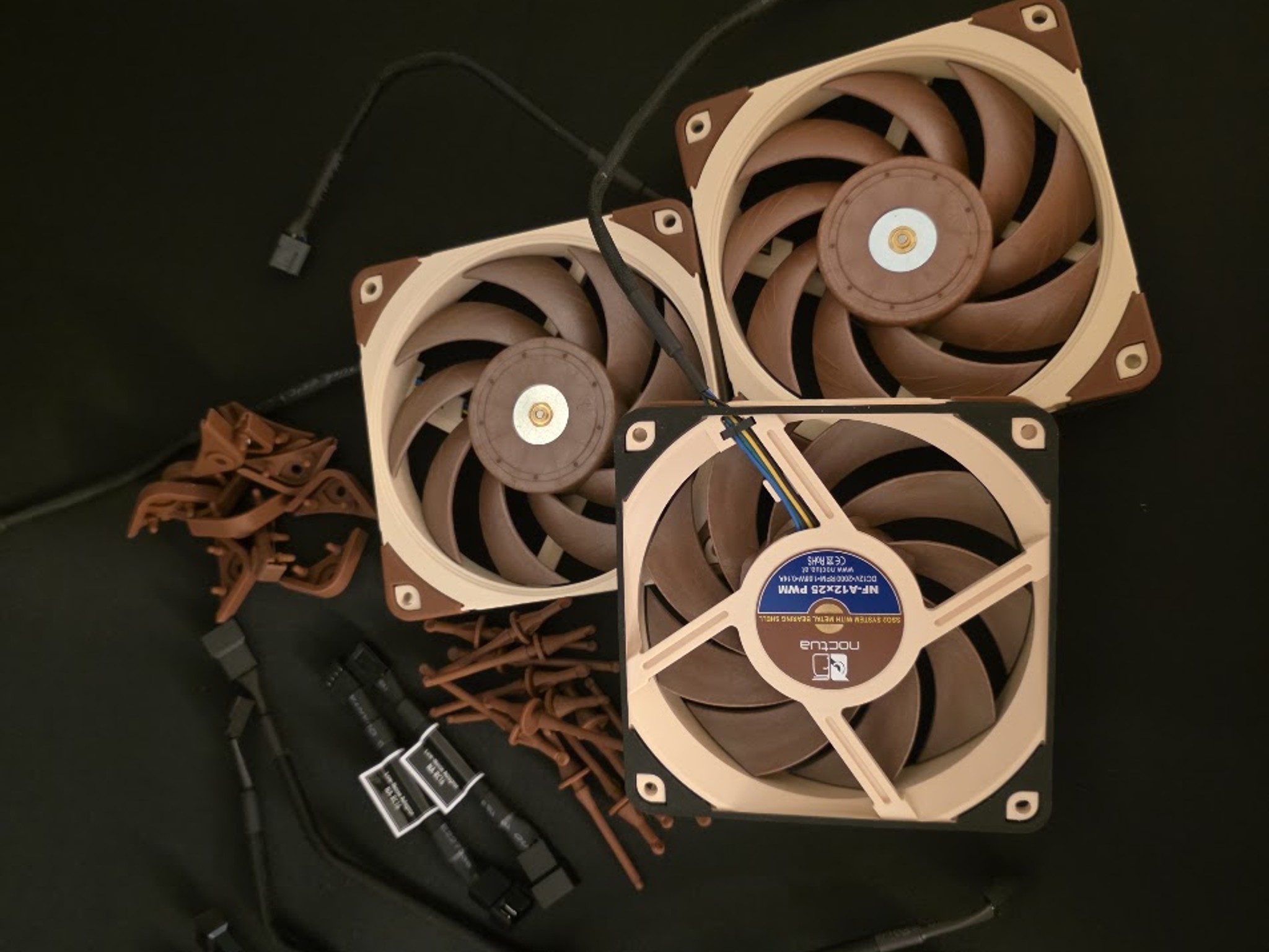 3X Noctua NF-A12x25 PWM, Premium Quiet Fan, 4-Pin (120mm, Brown)