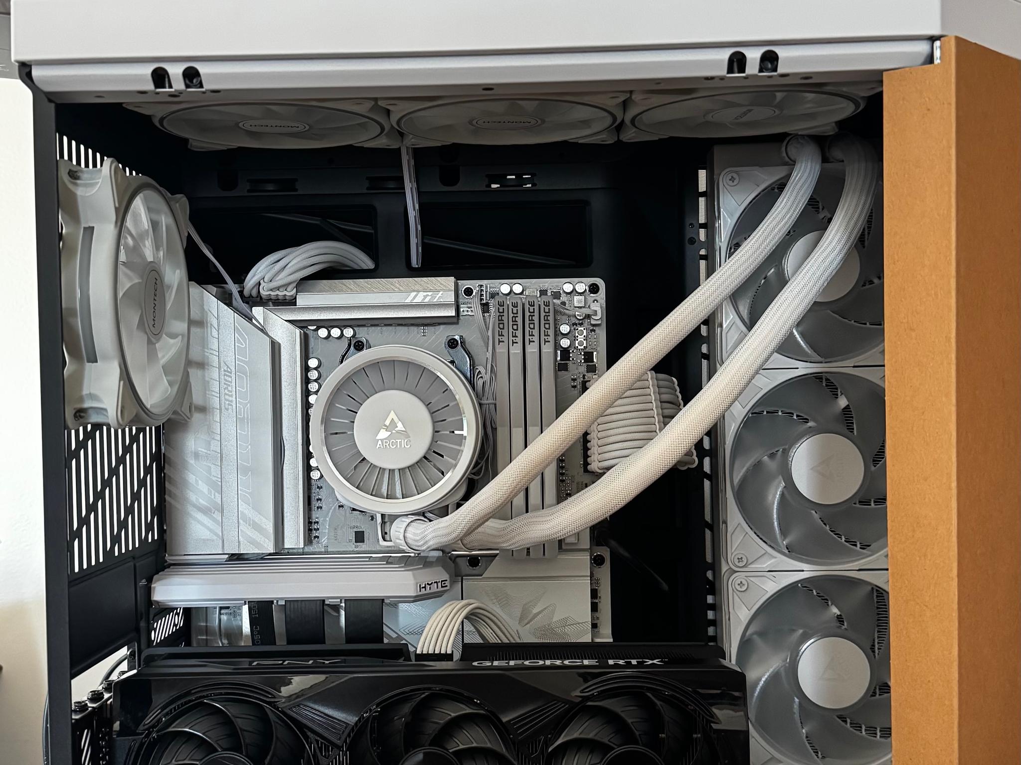 HYTE Y70 TOUCH PANDA/ Ryzen 9800x3D/ 5070ti/ 6tb nvme/ 64gb DDR5/ FREE HYTE KEEB KB WITH PURCHASE