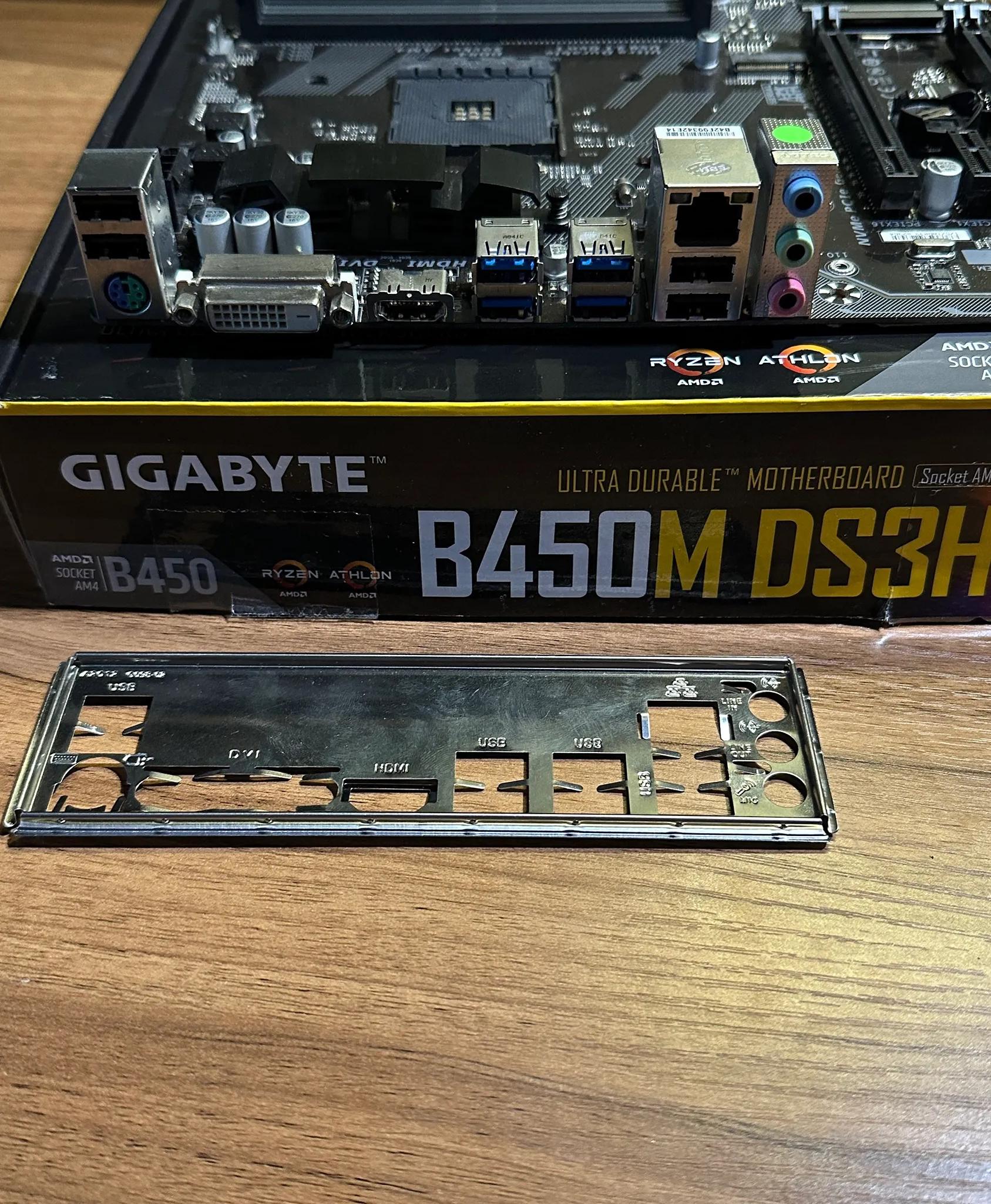 GIGABYTE AX370M-DS3H AMD AM4 MATX Desktop Motherboard (AS-IS) Free Shipping