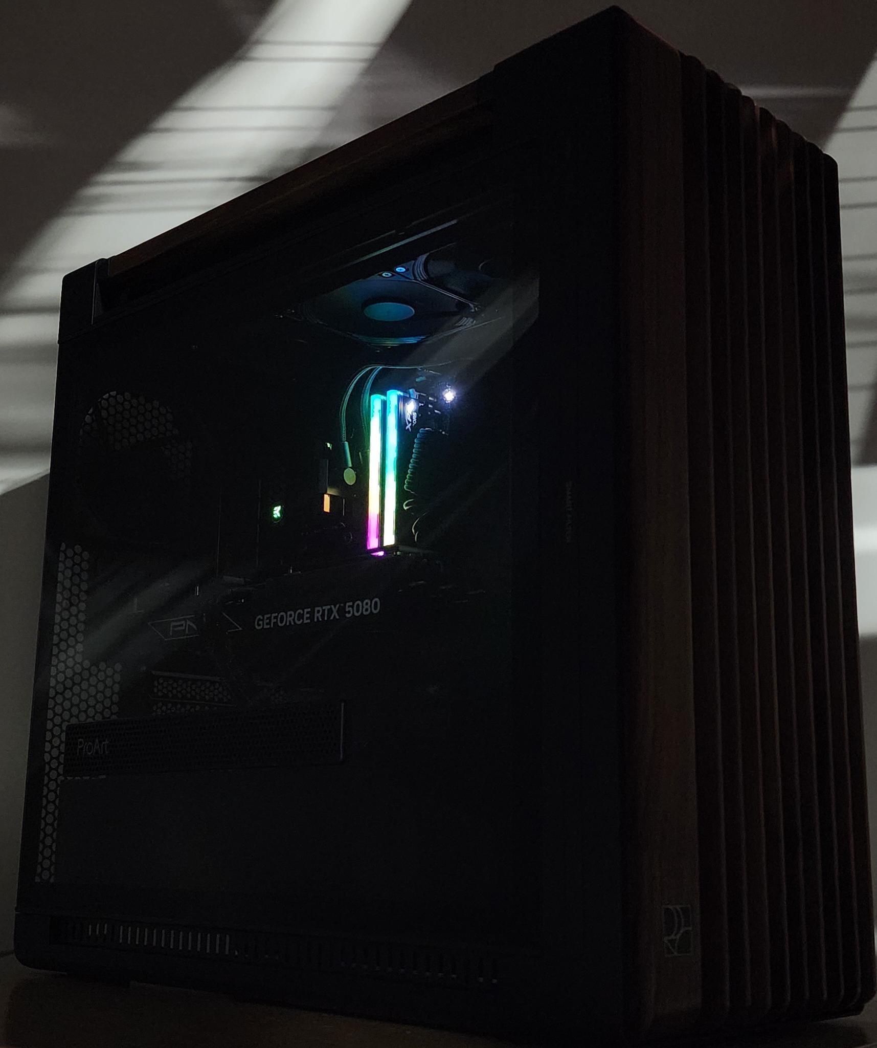 Gaming PC Ryzen 7 7800X3D 32GB RAM 2TB SSD RTX 5080 16GB Windows 11 Computer