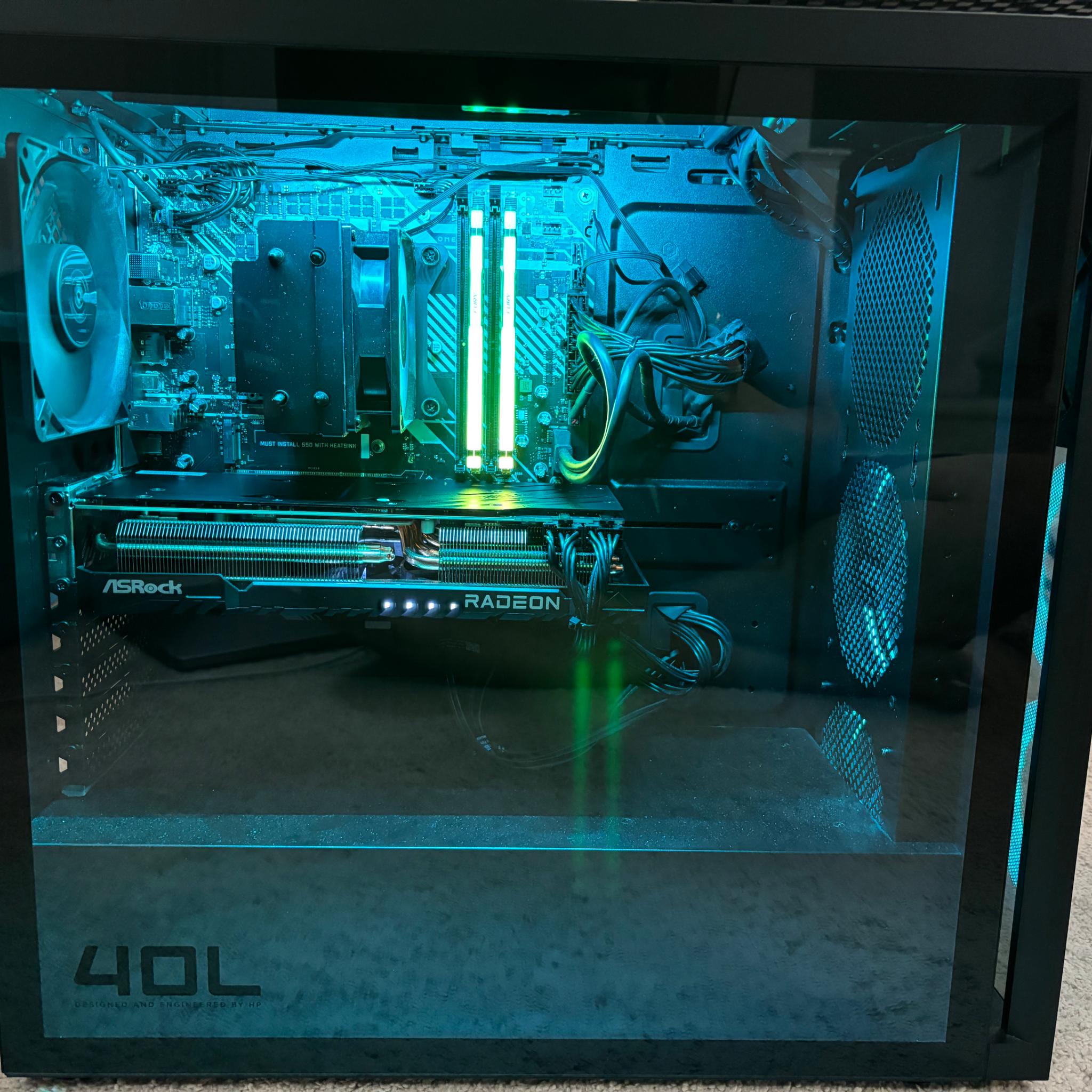 HP OMEN 40L Desktop Gaming Beast - Intel I7-13700,16GB DDR5 5200MHZ,512GB Gen4 SSD,AMD RX 7700XT