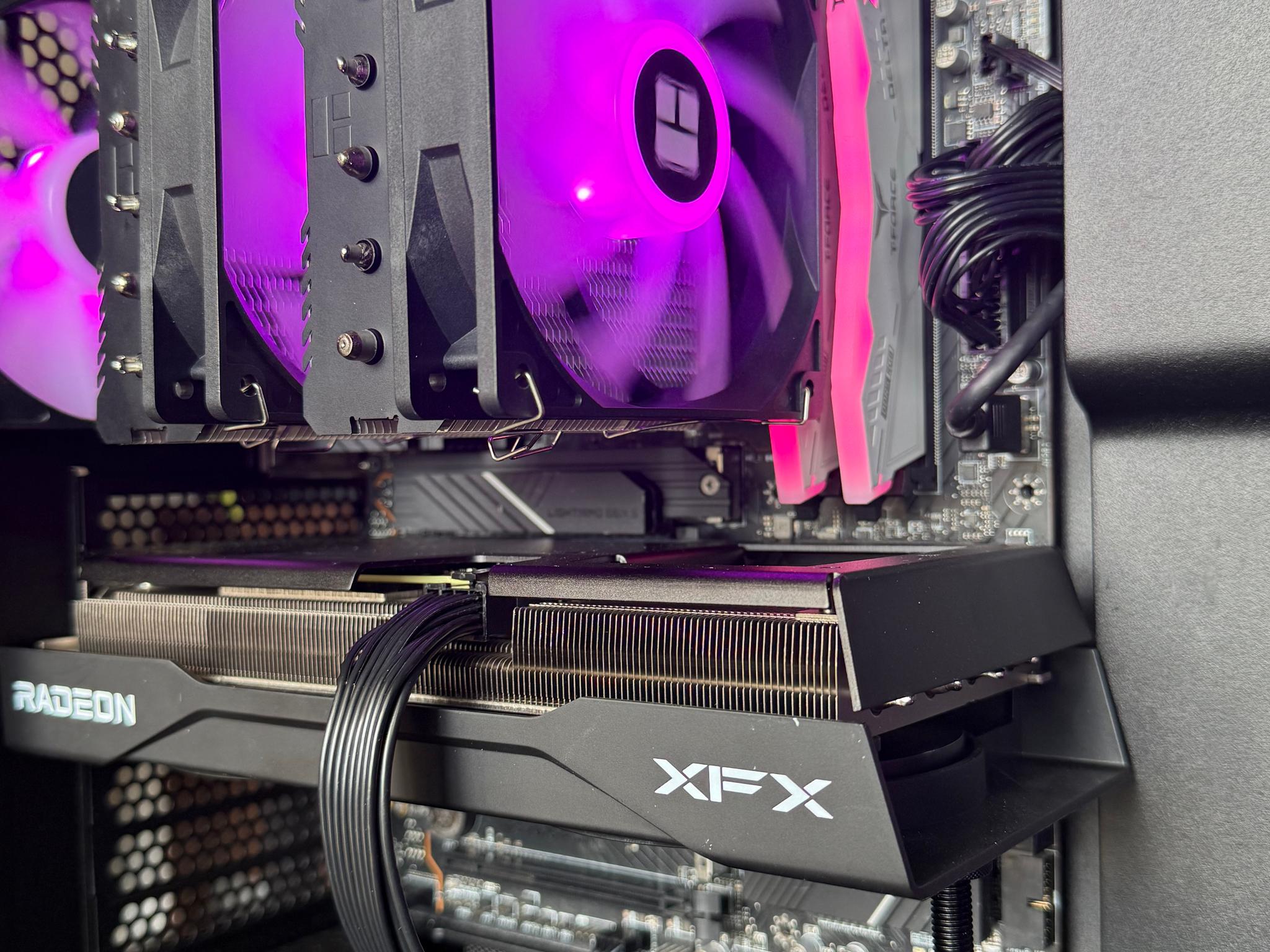 AMD Radeon RX 9060 XT 8GB - Image 1
