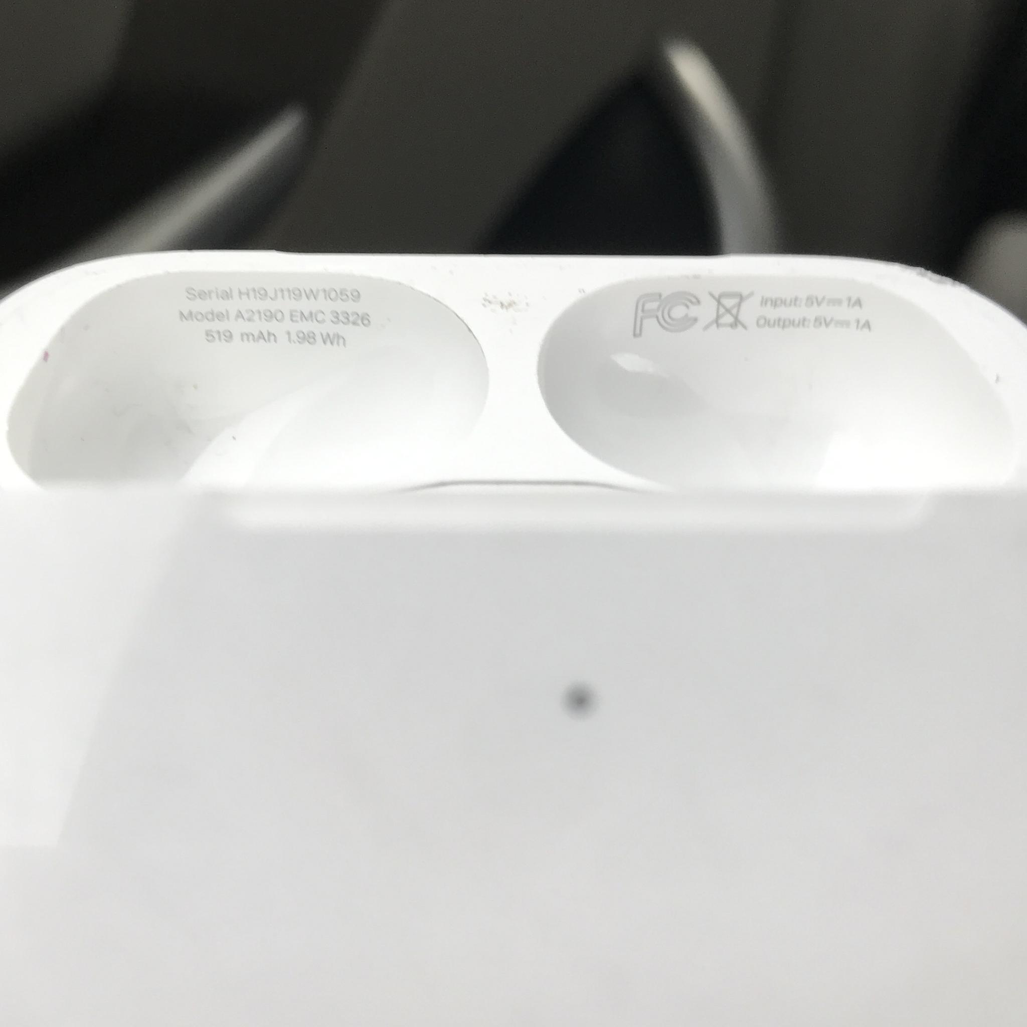 Apple AirPods Pro 1st Generation Wireless Earbuds Charging Case Only A2190
