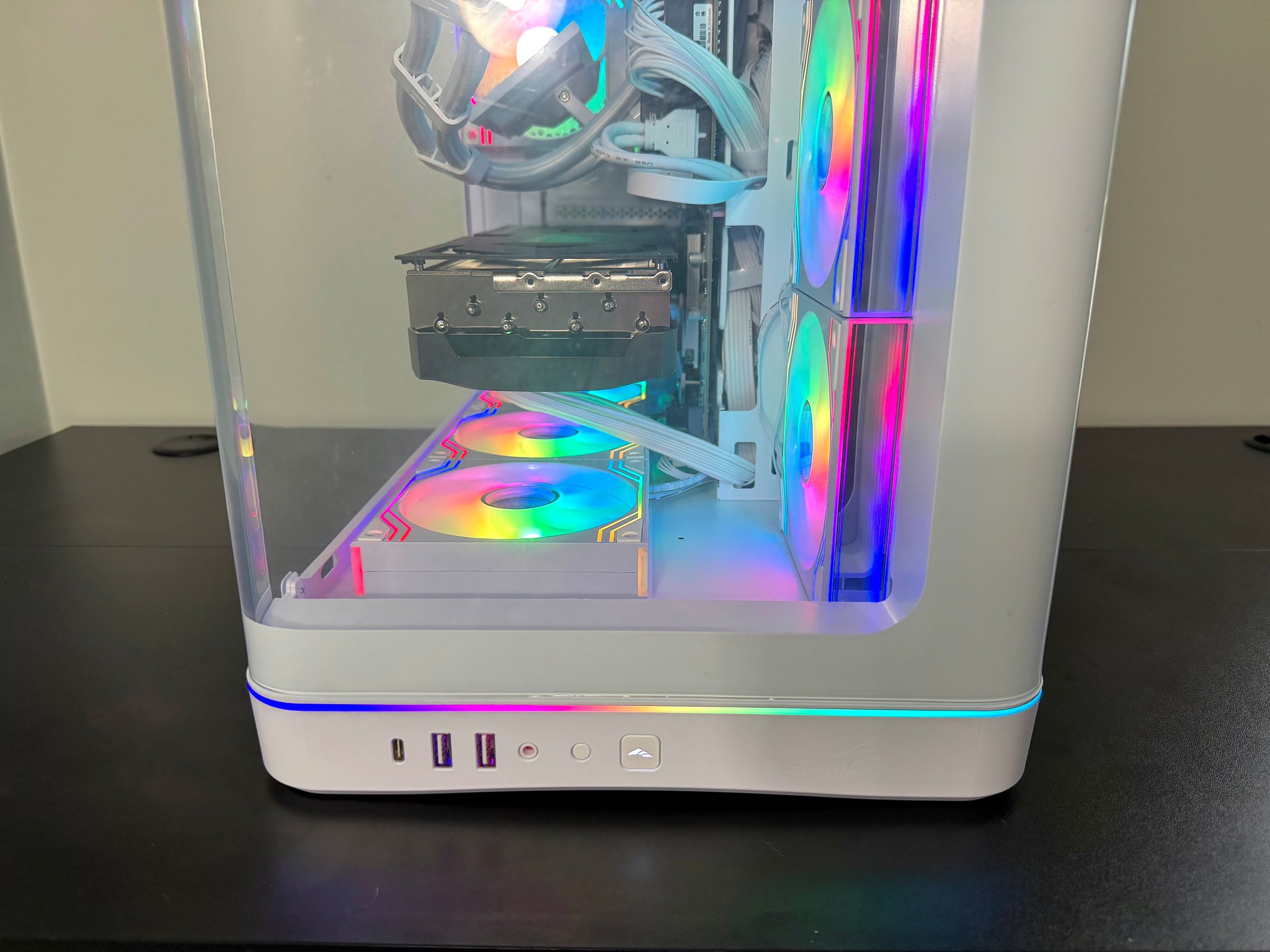 RTX 5080 | i9 14900kf | 32GB DDR5 | 2TB SSD | 5.5in LCD screen | 1000W Power Supply White Gaming PC