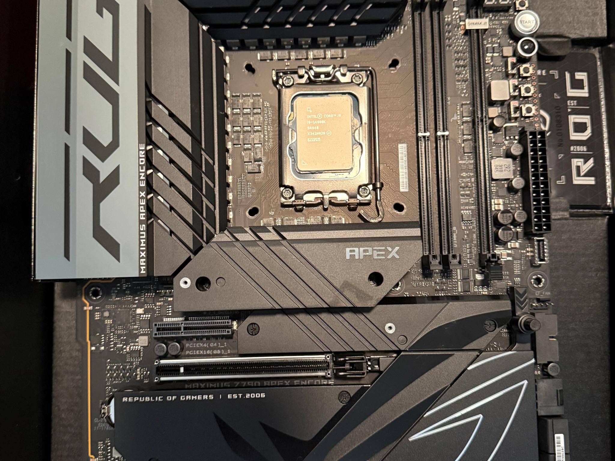 ASUS ROG Maximus Z790 Apex Encore + Intel i9 14900k