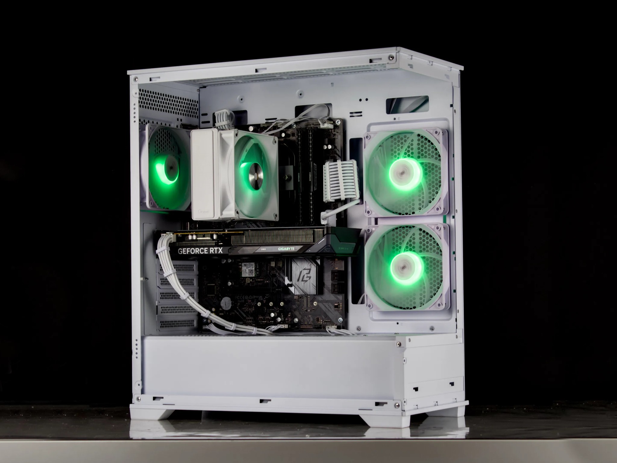 Clean White Gaming PC – RTX 5060, Ryzen 5 5600X, 32GB, 1TB SSD - RGB, WiFi, BlueTooth