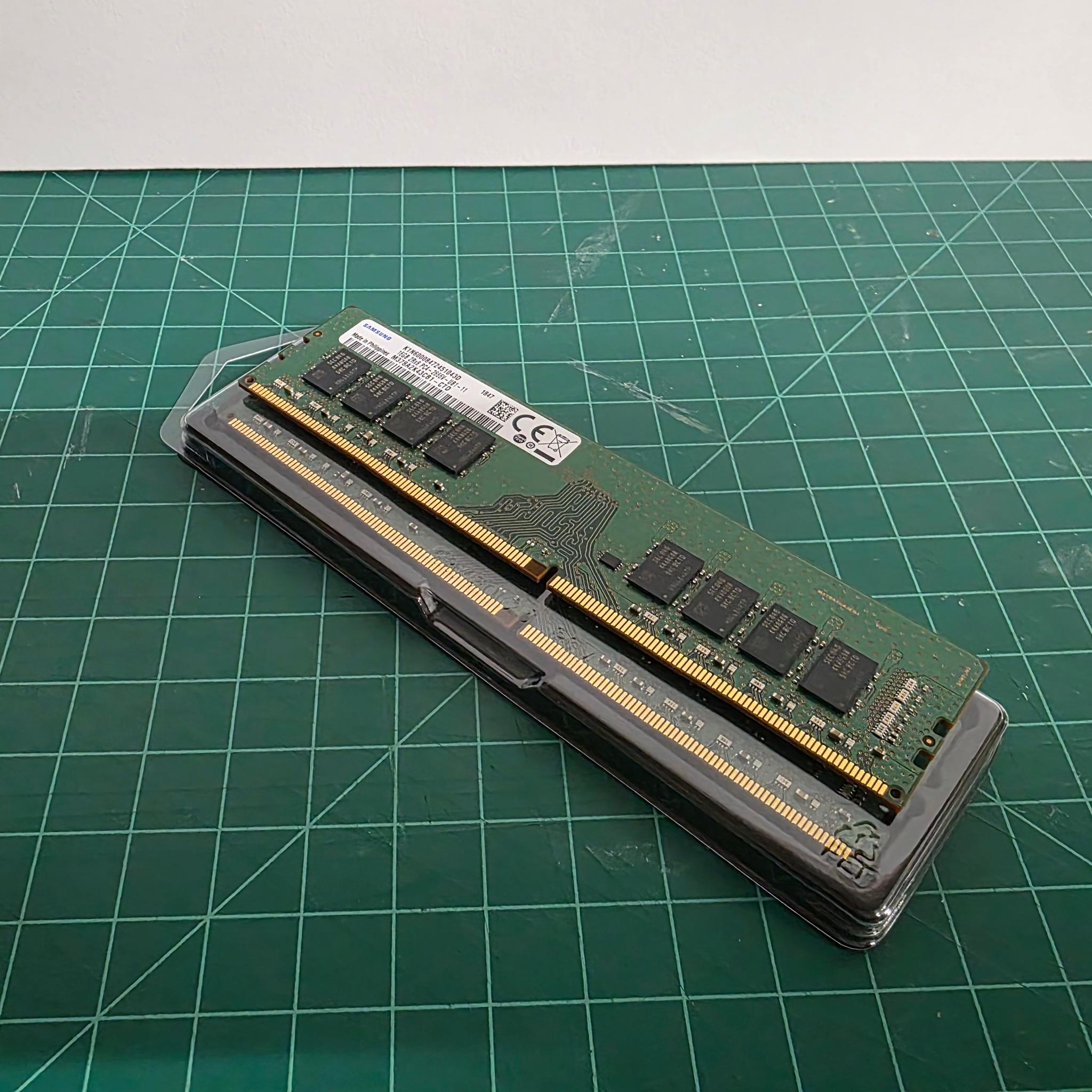 16GB Samsung M378A2K43CB1-CTD DDR4 PC4-2666V