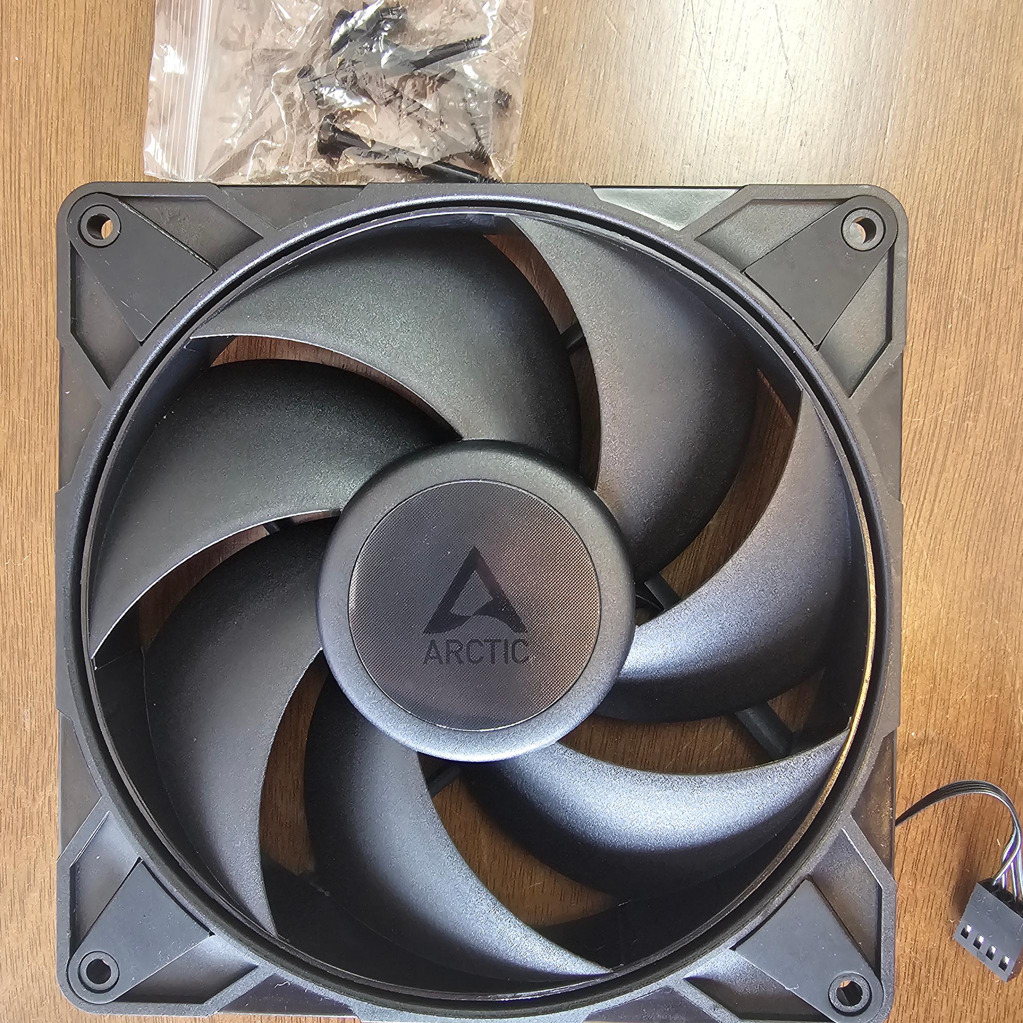 ARCTIC P14Pro PST 140mm PWM Fan