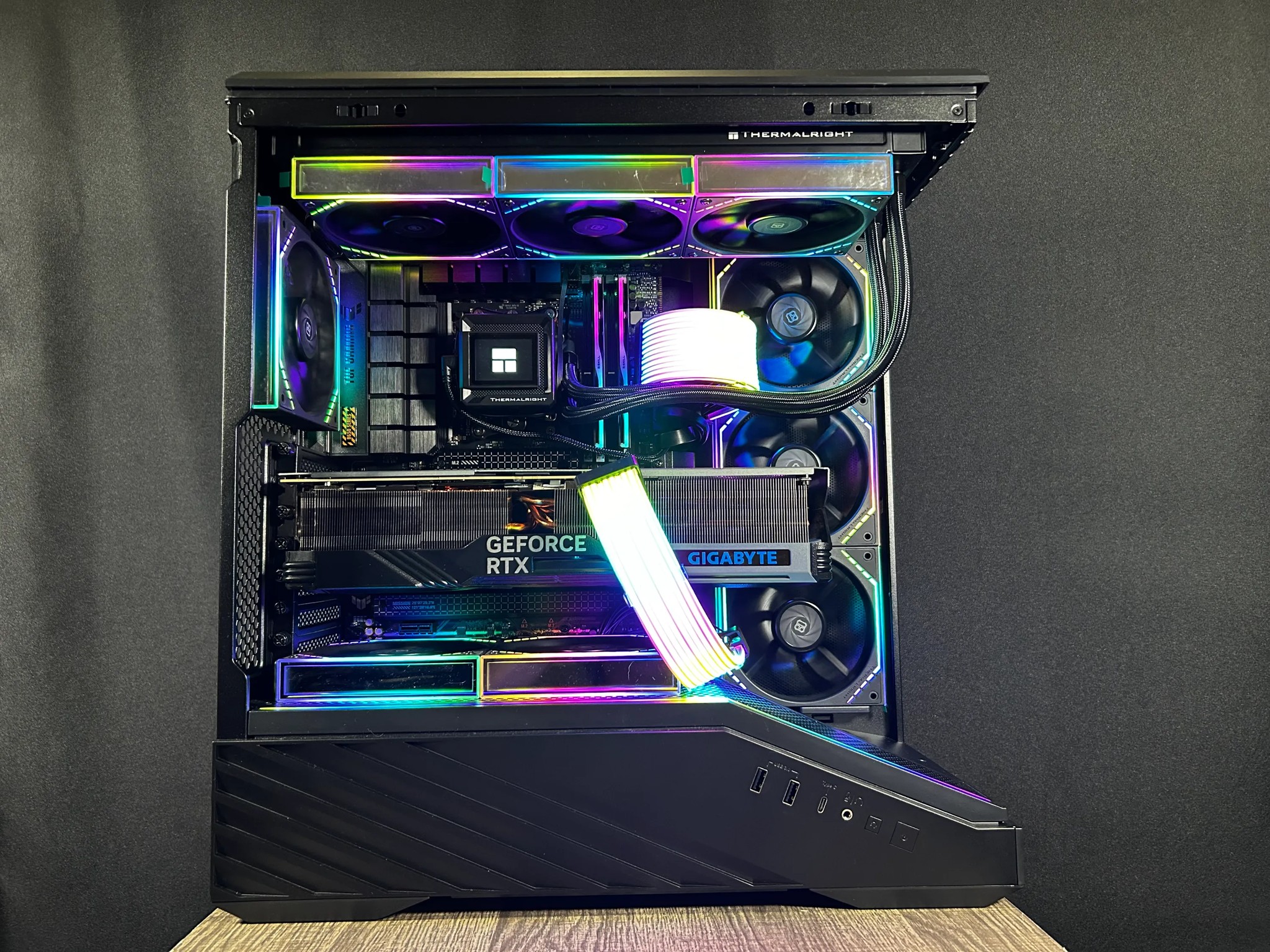 RTX 4090 | Ryzen 7 7800X3D | Ultimate Streaming and Gaming PC