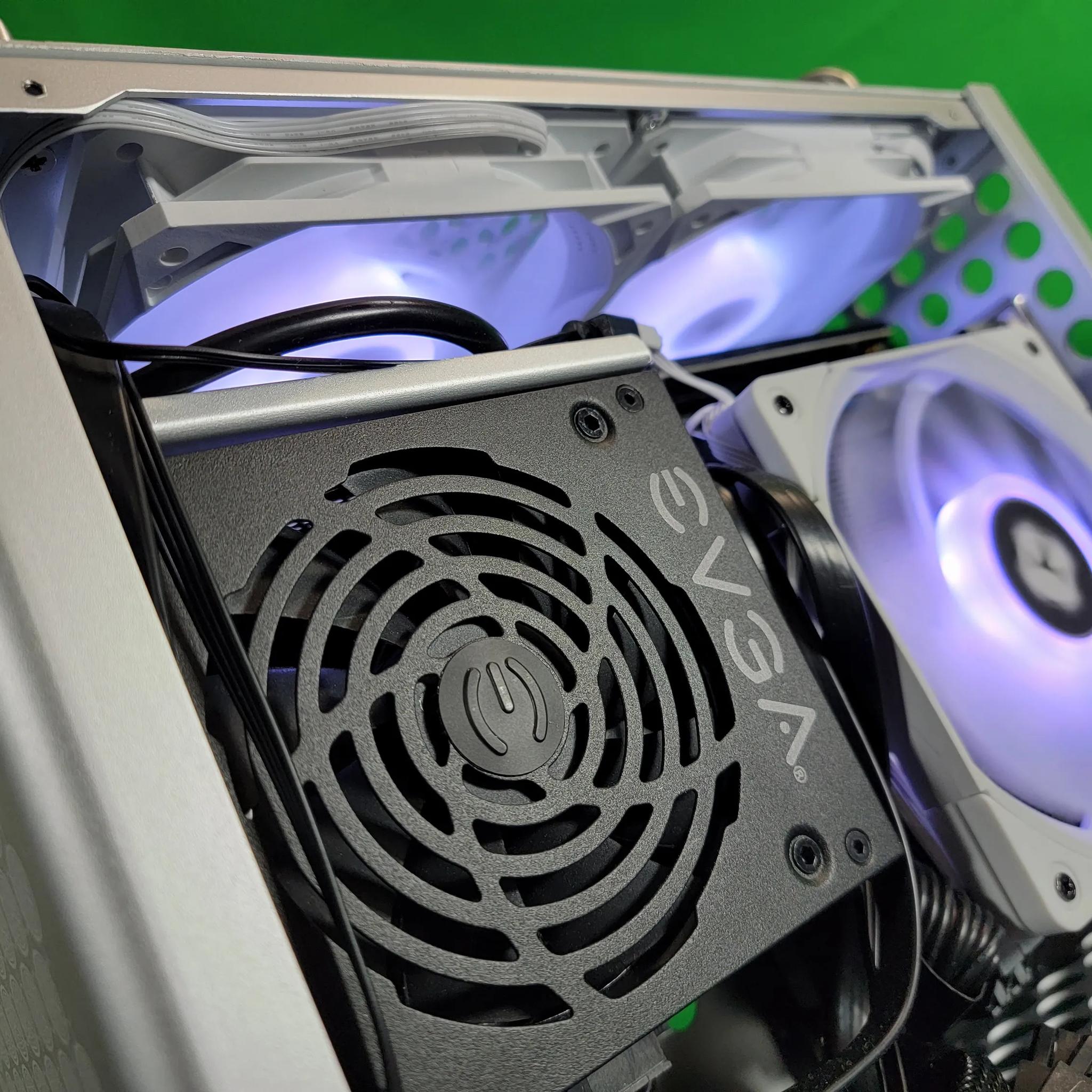 Frosty: Midrange ITX Gaming PC (Ryzen 5 3600, RTX 3060 12gb, 16gb DDR4, 512gb nvme+1tb ssd)