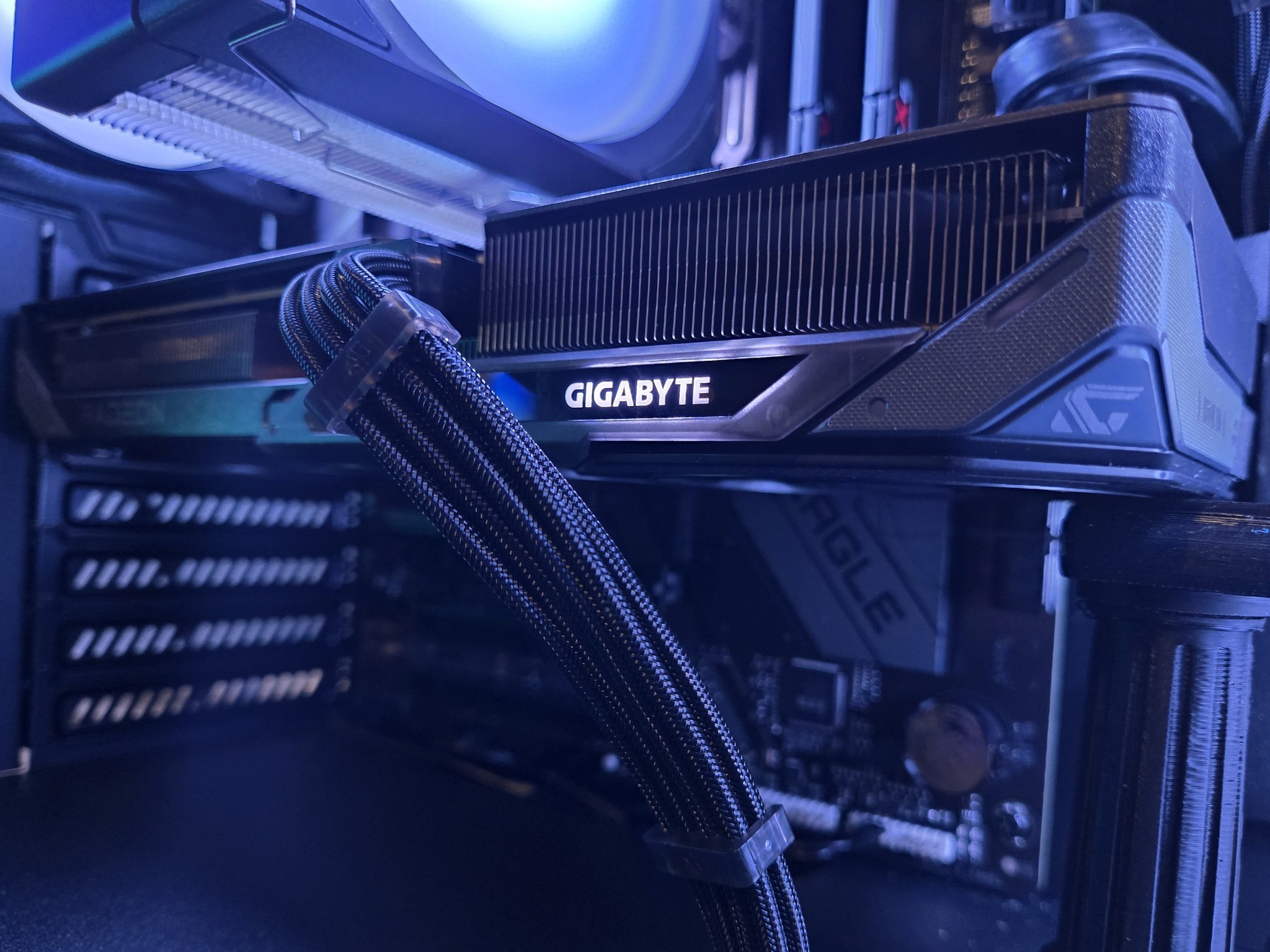 🎮Compact 1080p/1440p PC🖥️|Ryzen 5 7500F|RX 9060XT 16GB|1TB NVME|32GB DDR5|Wifi/Bt|Win 11 | 🎮🖥️