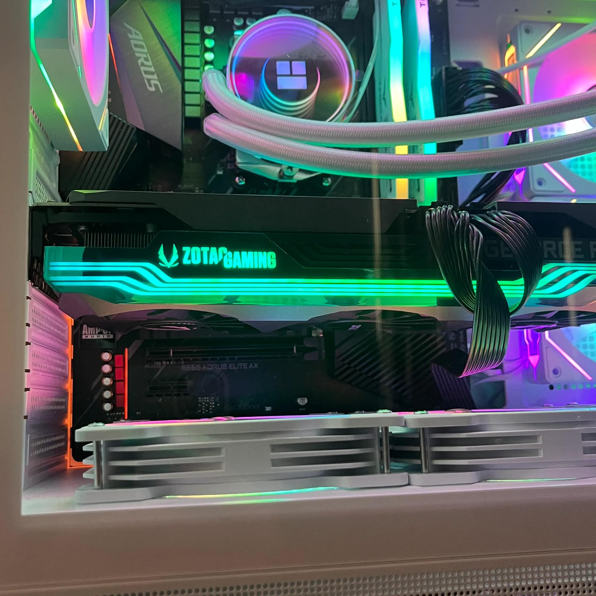 White Shadow 👻 | Ryzen 7 5700X RTX 3080 32GB DDR4 WiFi 1TB SSD