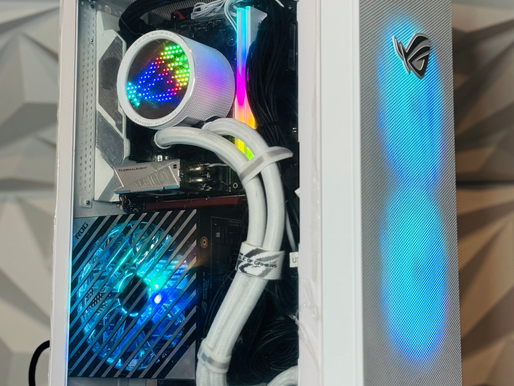 🦉🐰 |High-end Gaming Pc| Ryzen 7 7800x3d, 9070xt, 32gb, 2tb, Wifi
