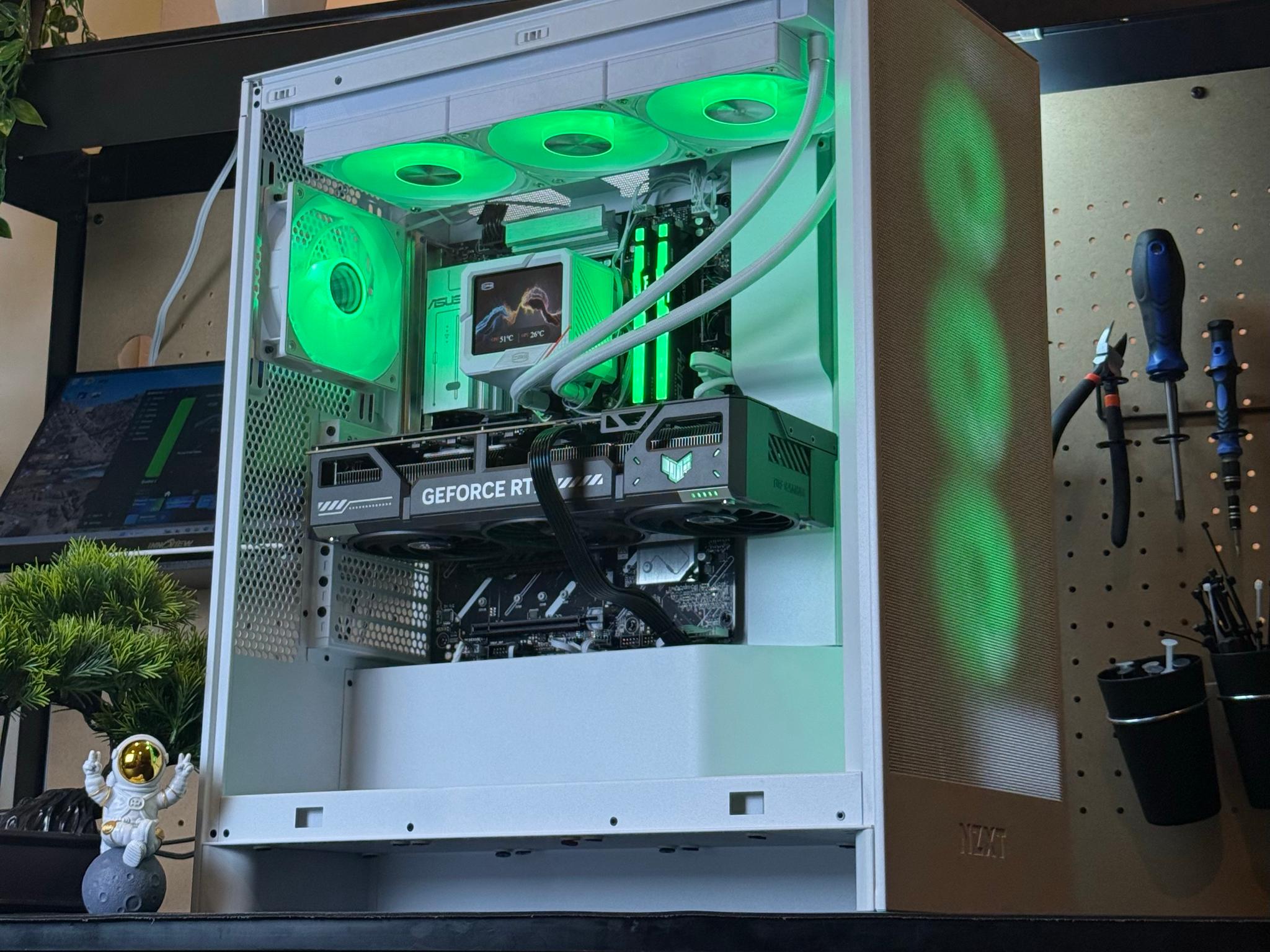 All White Gaming PC | RTX 5070 Ti | Ryzen 7 7800x3D | 32GB DDR5 | 4TB | Windows 11