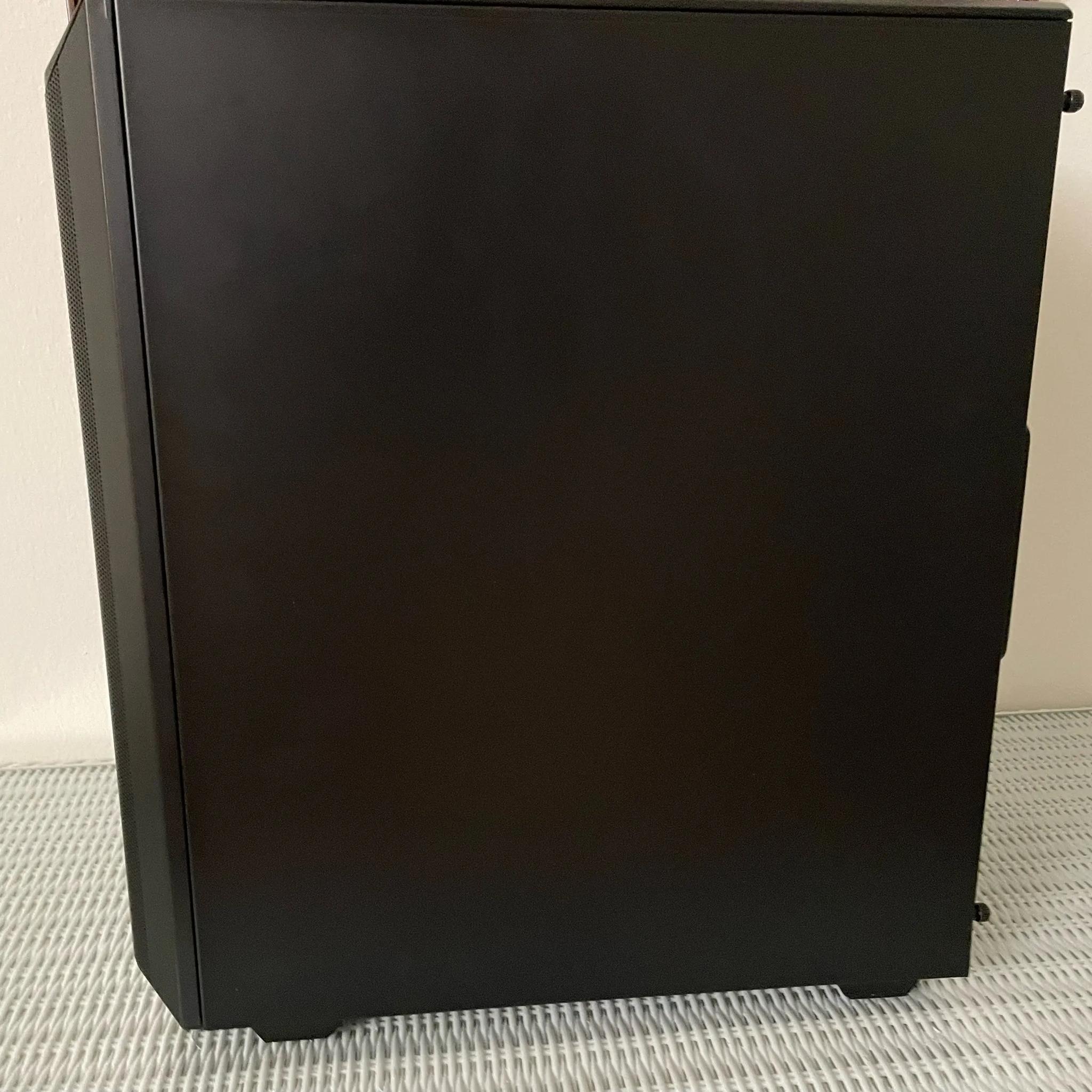 Phanteks Eclipse P300A Mesh Case (With Screws & Manual, Plus Extra SSD Bracket at No Extra Cost)!