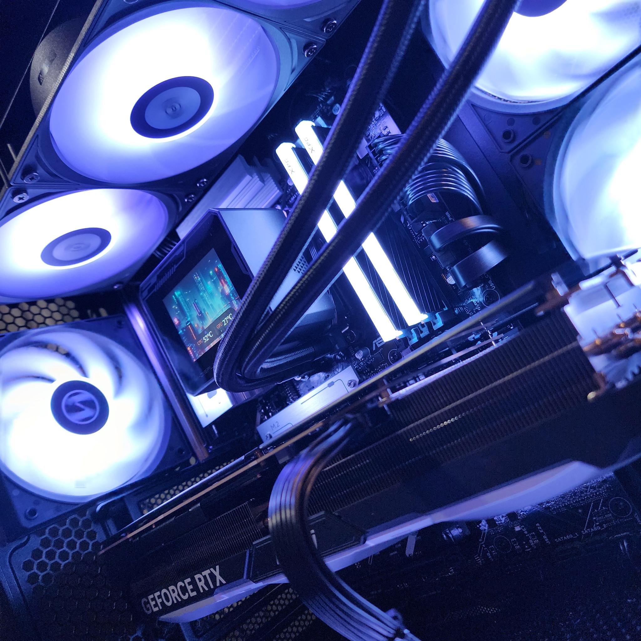 RTX 4080 SUPER / Ryzen 7 7800X3D / 32GB DDR5 RAM / 2TB NVMe