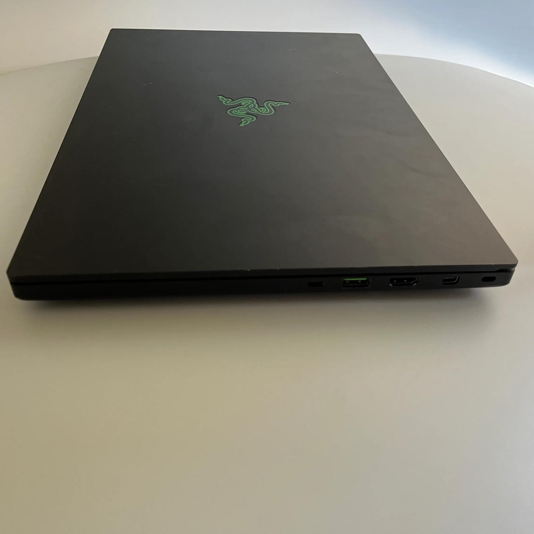 Razer Blade 15 (Mid-2019 Base Model), Core i7 9th Gen, GTX 1660 Ti, 16GB RAM, 1TB SSD + 1TB HDD