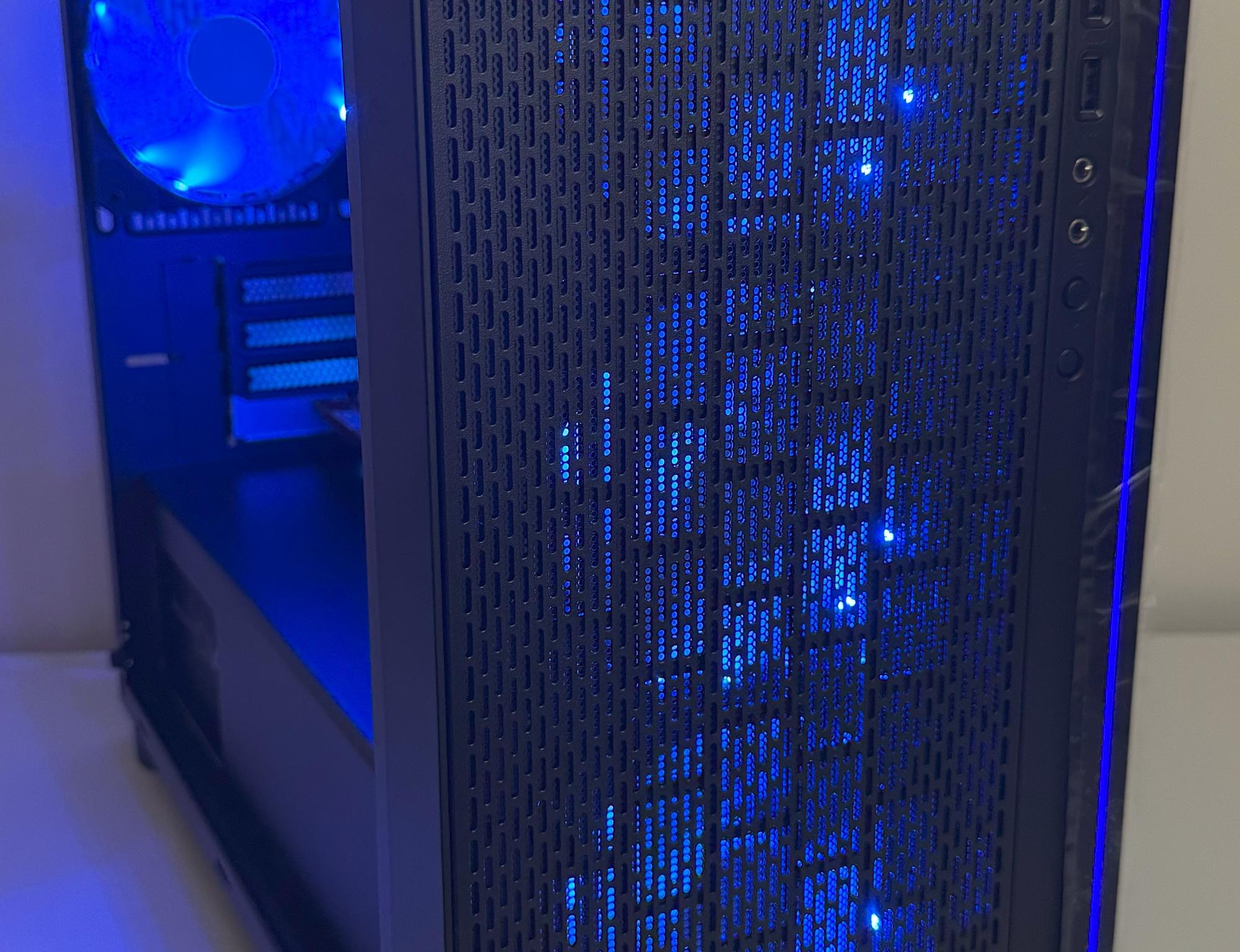 AMD Ryzen 5 5600GT Gaming PC Radeon Vega 7 Graphics GIGABYTE B550M K B550 Thermaltake Versa H18 Case