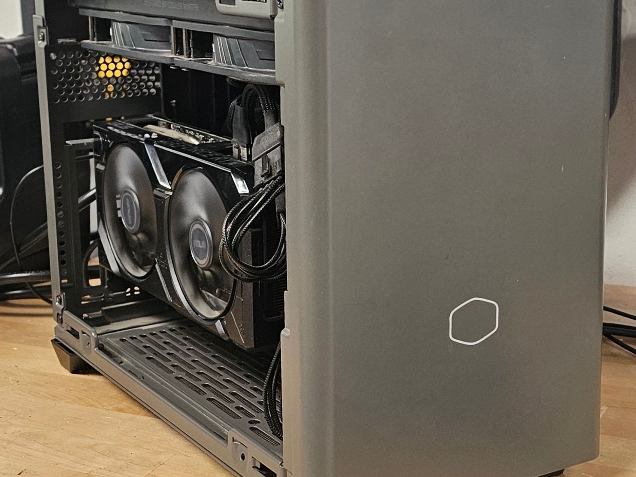 ITX Cooler Master PC Case