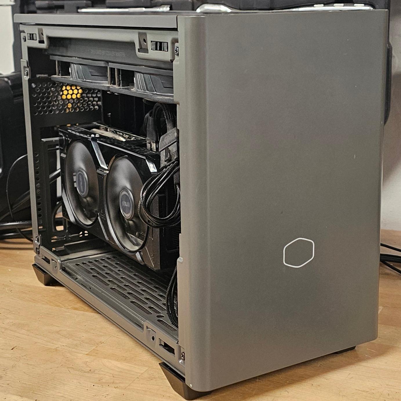 ITX Cooler Master PC Case
