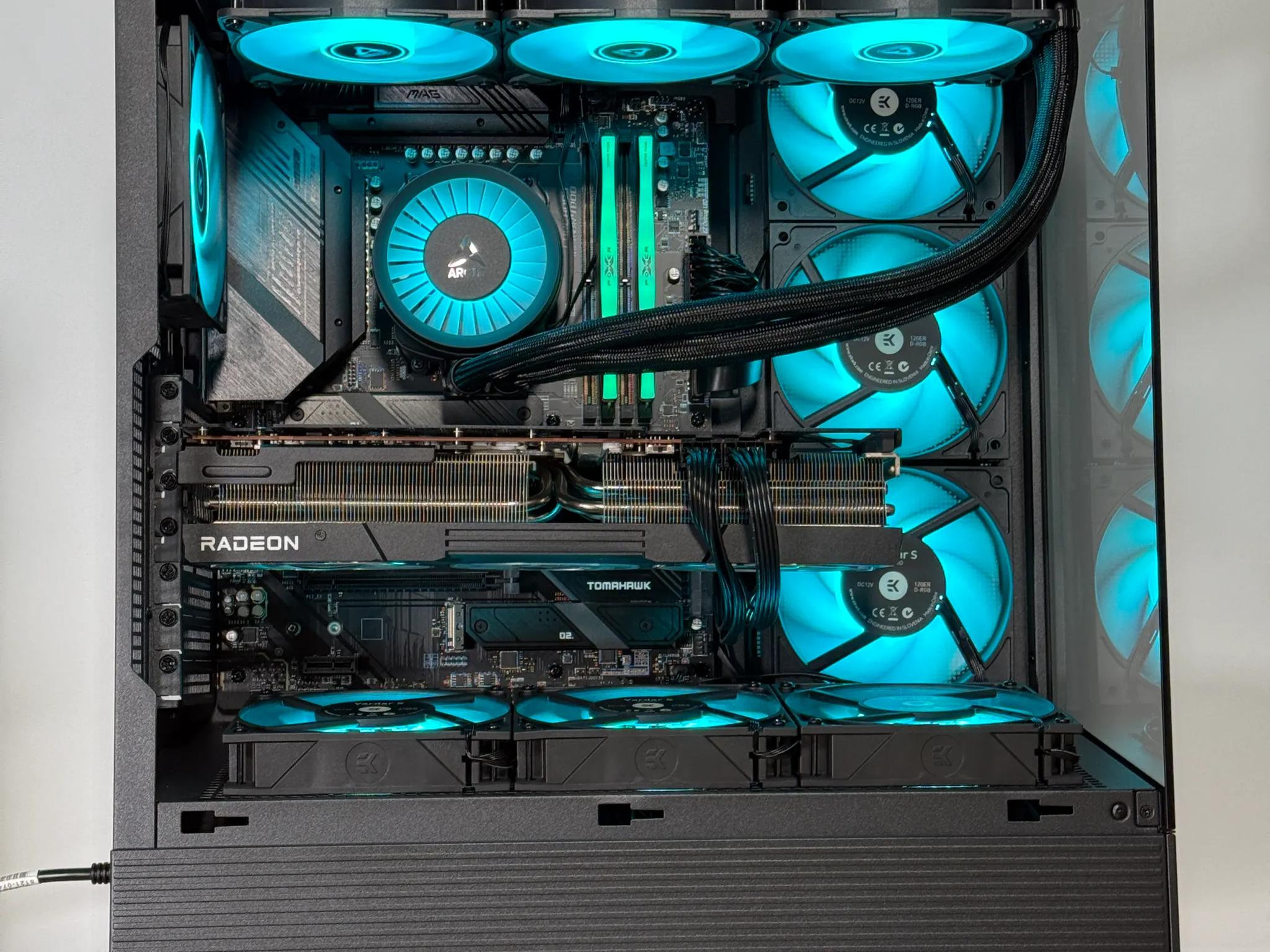 RX 7900XTX Ryzen 9 9900x High End Gaming PC