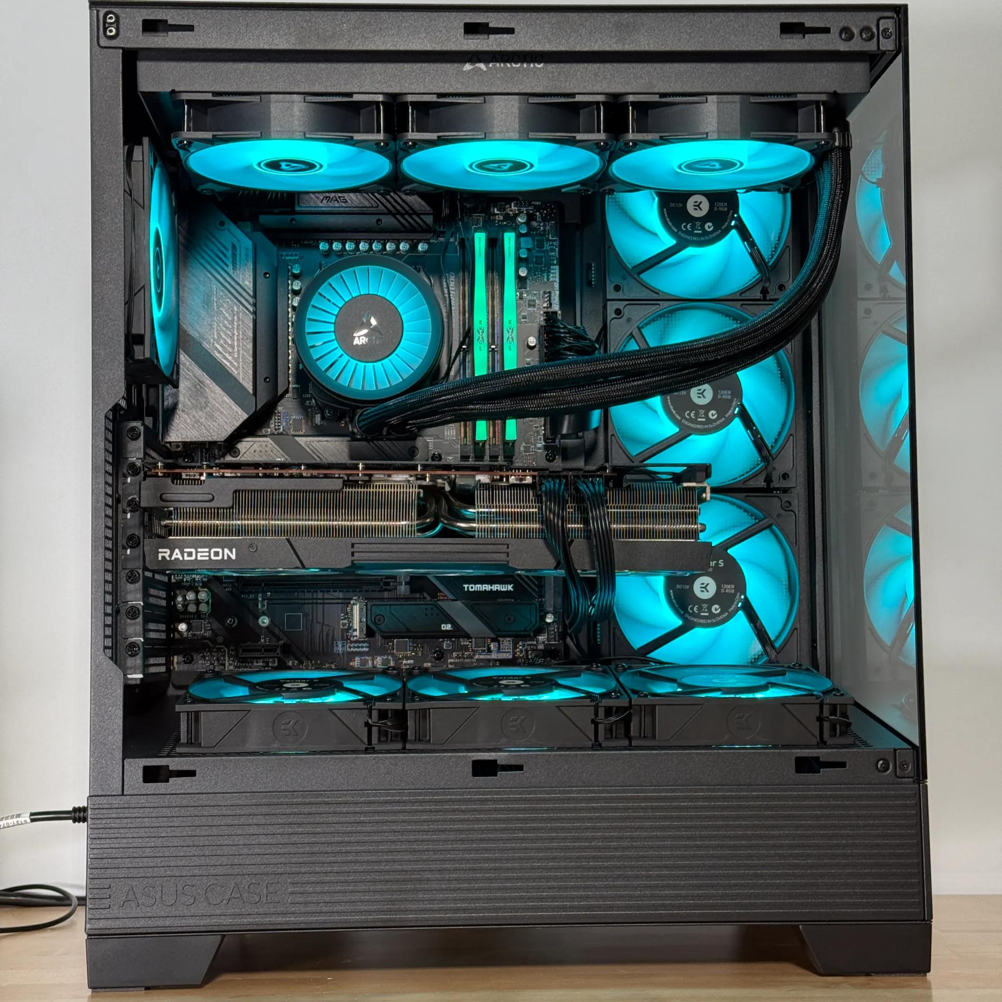 RX 7900XTX Ryzen 9 9900x High End Gaming PC