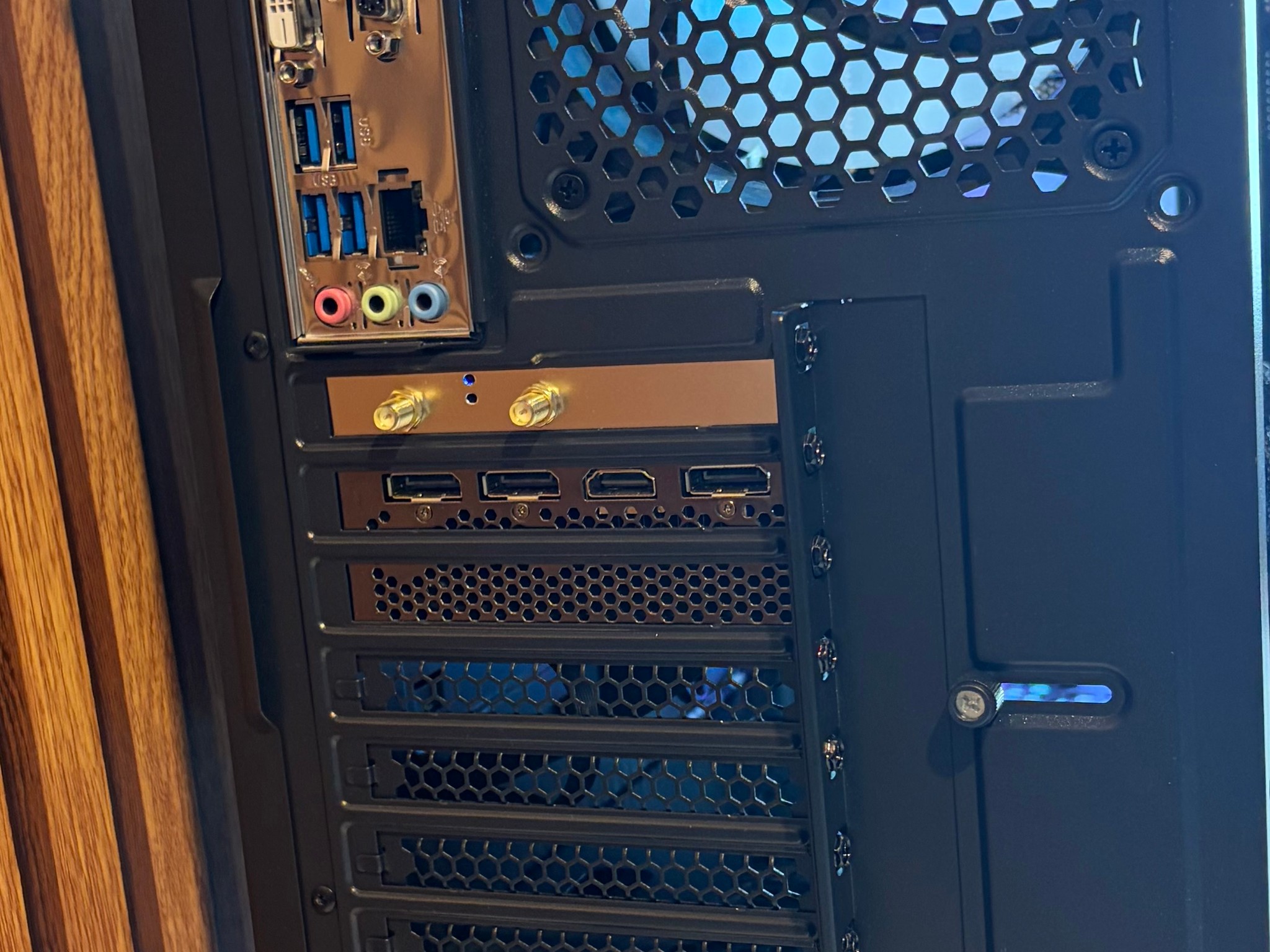 RTX 2070 super | Ryzen 5 5500 | 16 GB | 500GB | Windows 11 PRO