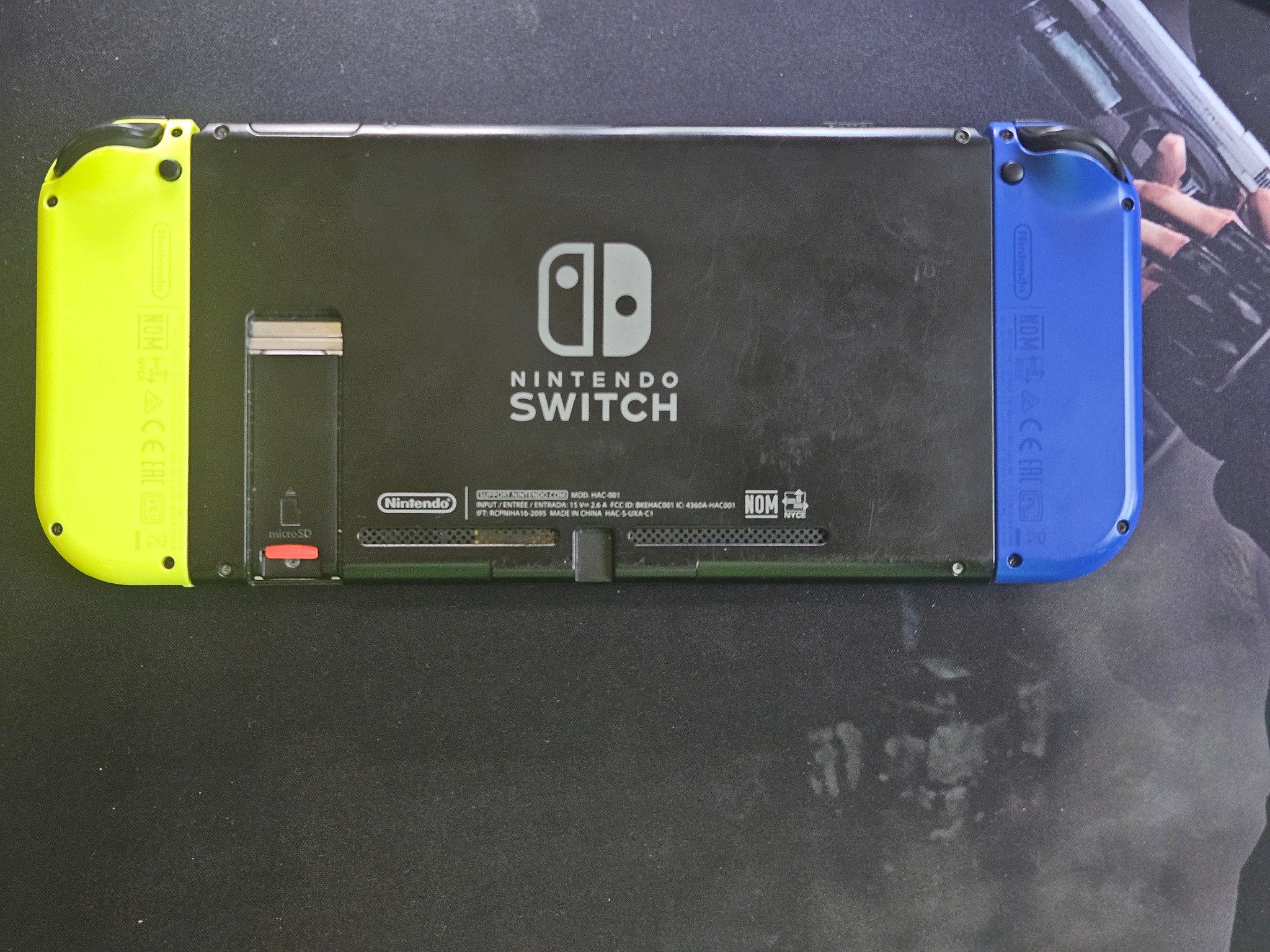 Modded Switch with 128GB SD Card and Extra Controller Picofly