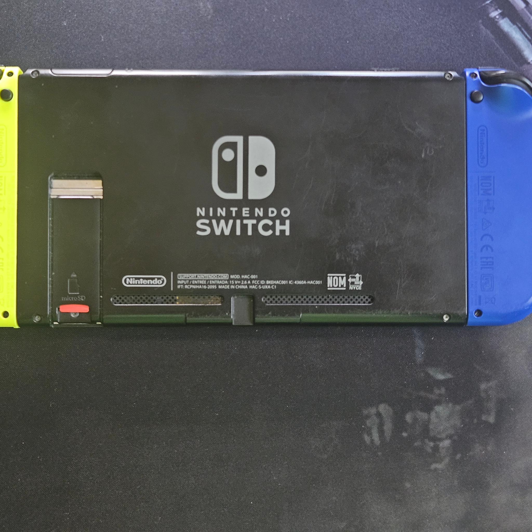Modded Switch with 128GB SD Card and Extra Controller Picofly