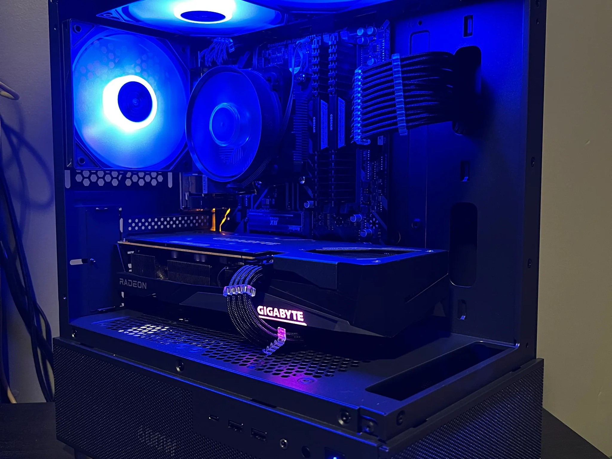 🐟Fish Tank Gaming PC🐟 | RX 6600 XT | Ryzen 5