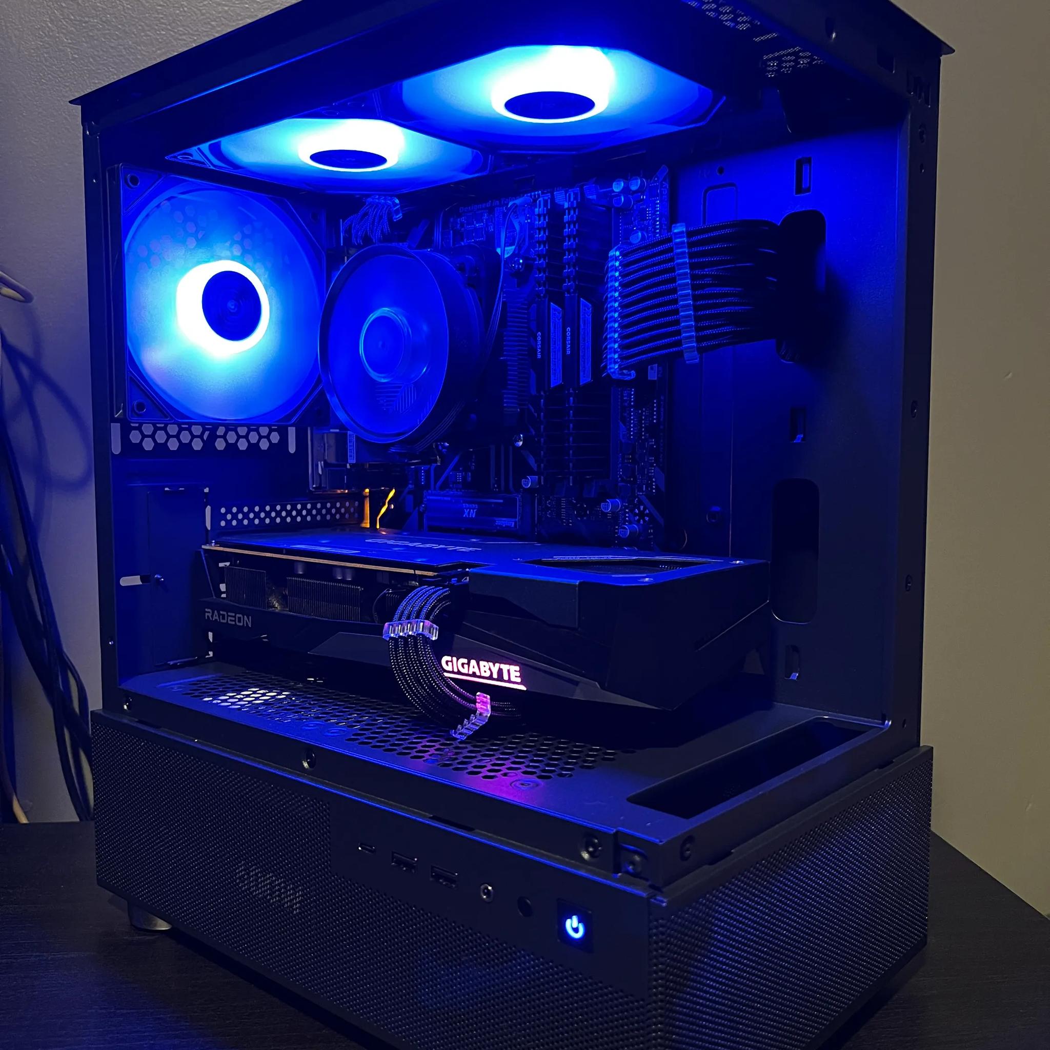 🐟Fish Tank Gaming PC🐟 | RX 6600 XT | Ryzen 5