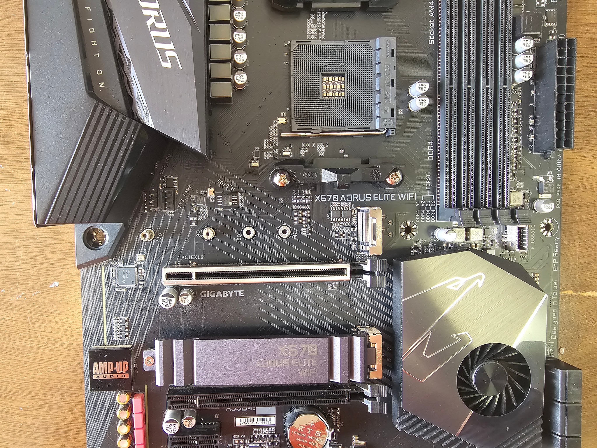 GIGABYTE X570 AORUS ELITE WIFI