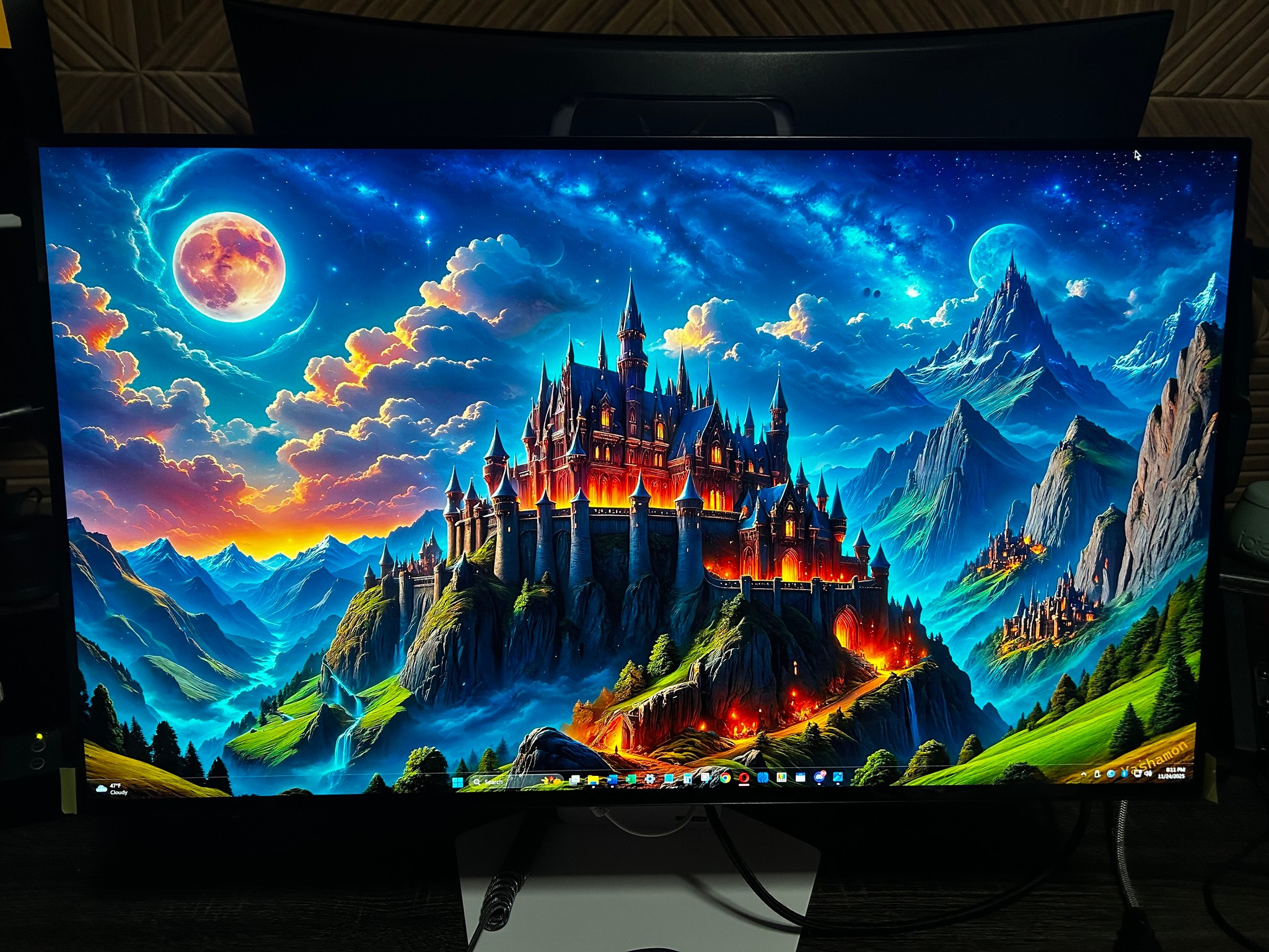 (ALL WHITE) LG UltraGear  32” OLED (480hz) 4K Black Friday Price (Screen Prot. film Only 27hrs Used)