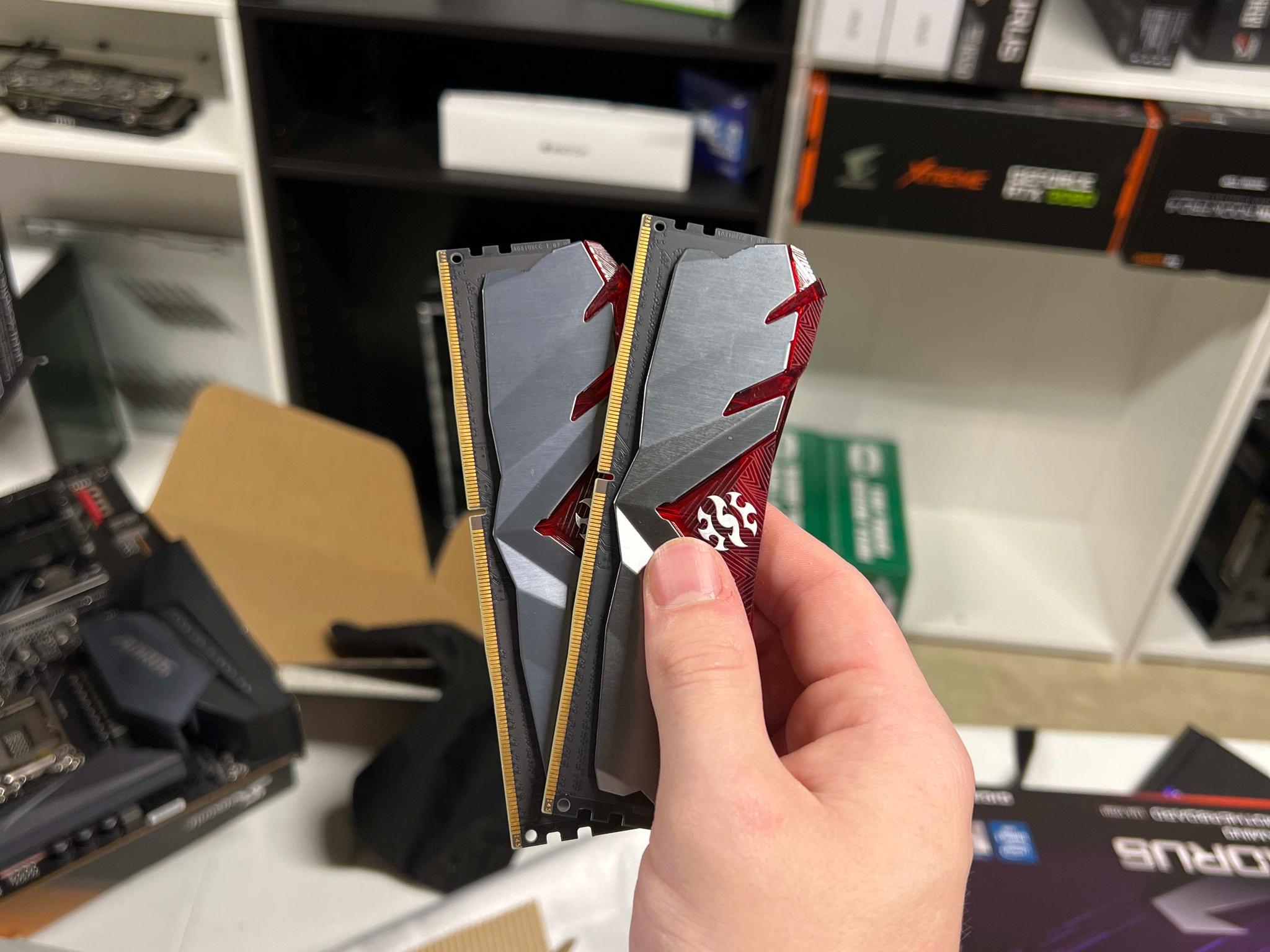 16GB ram CL16 3200MHZ DDR4