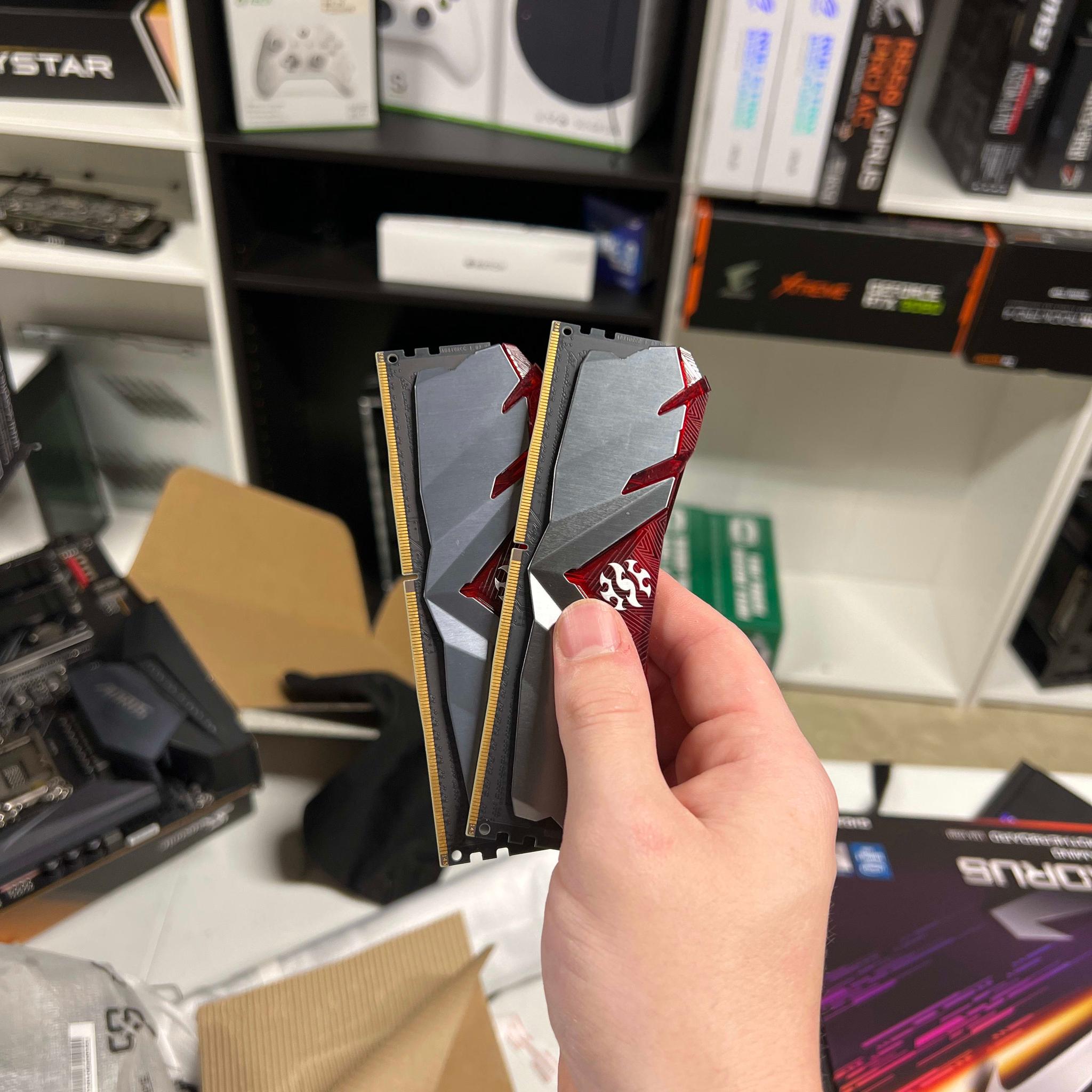 16GB ram CL16 3200MHZ DDR4
