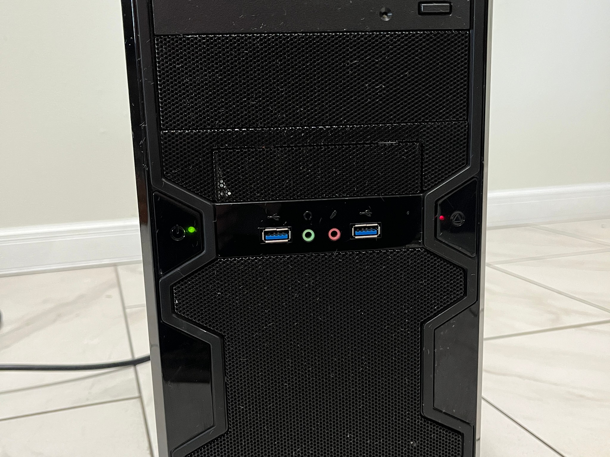 NVIDIA RTX 4060, Intel Core i7-9700, 16GB RAM, 500GB SSD - High FPS Gaming PC w/ Wi-Fi & BT